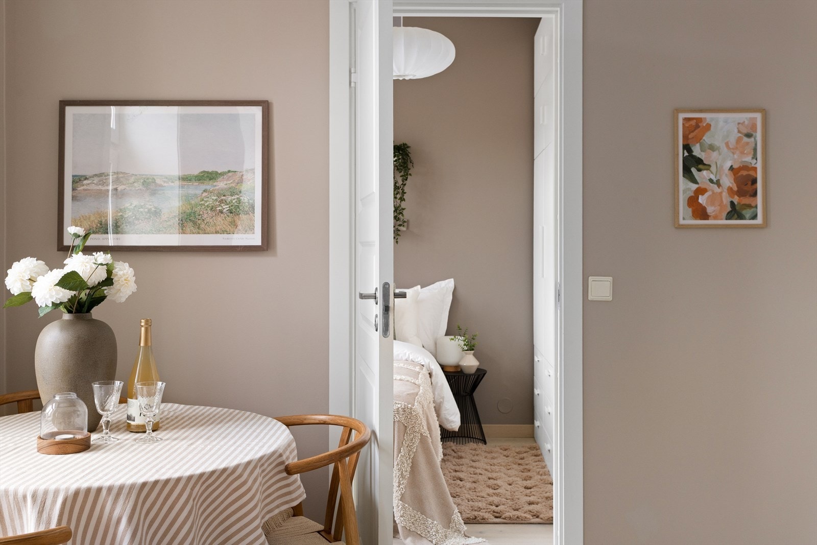 Adkomst til soverom fra stuen. Galleribilde