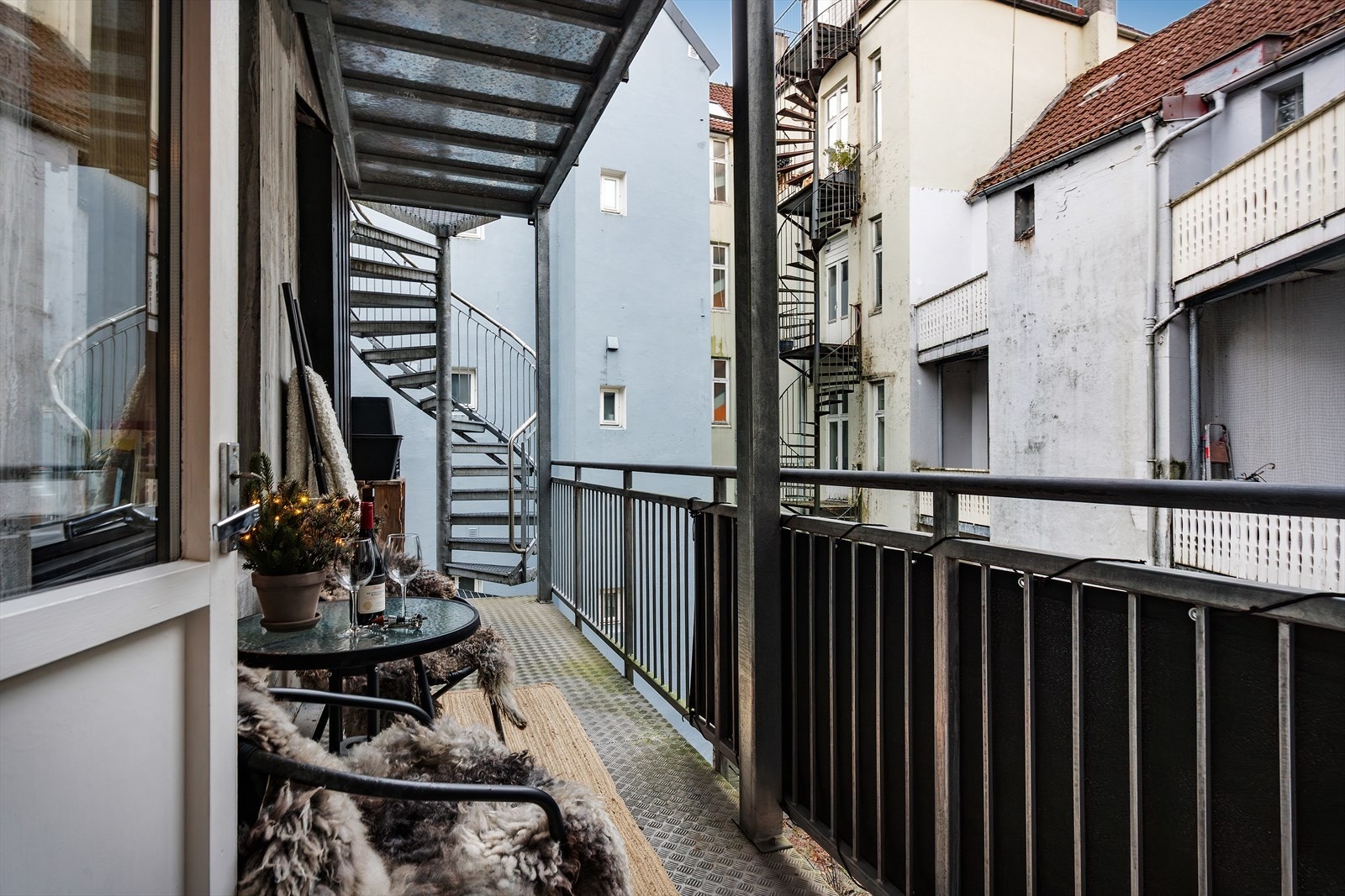 Fra verandaen er det også adkomst til sameiets felles branntrapp. Galleribilde