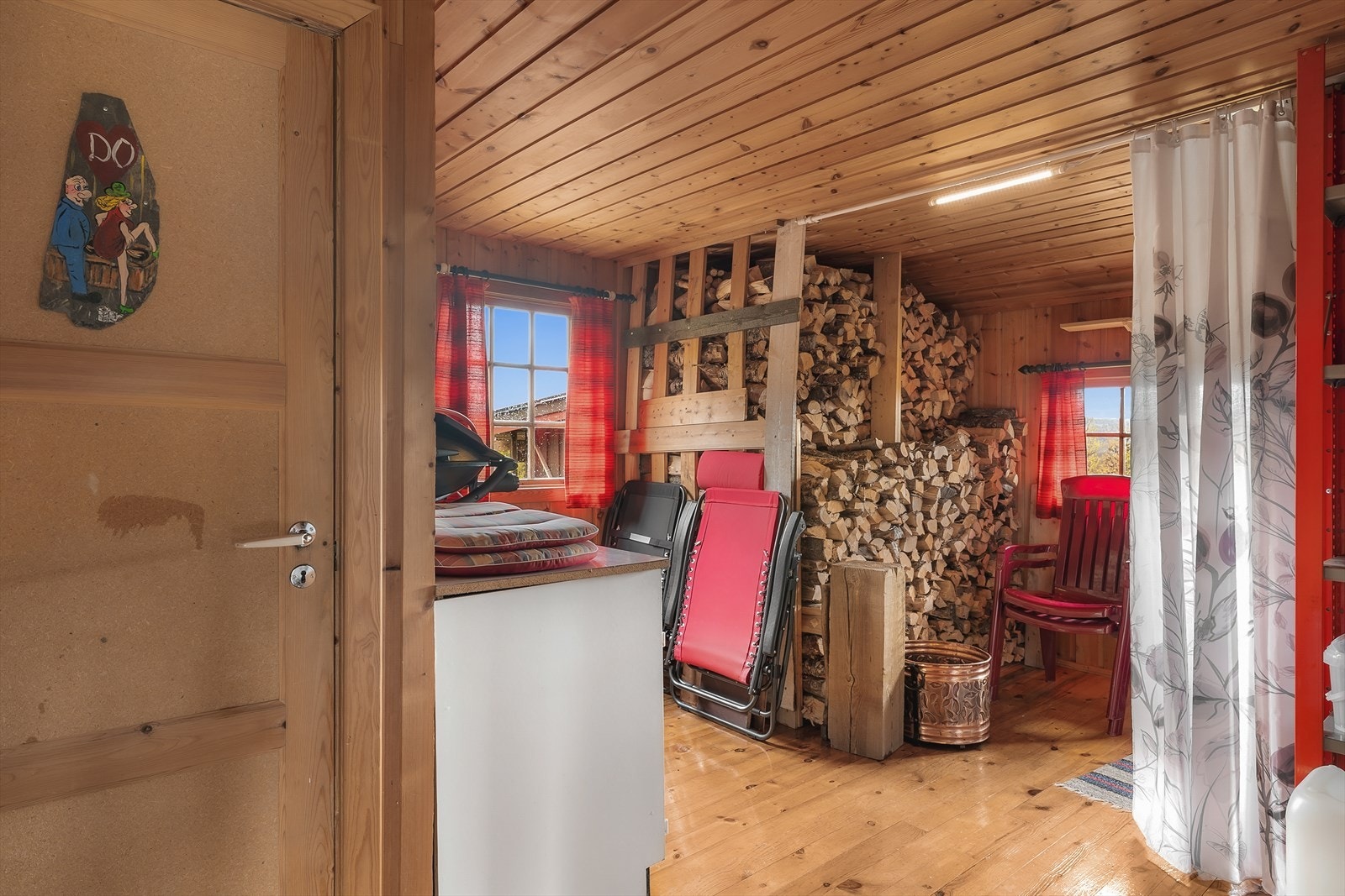 Boden har god oppbevaringsplass. Galleribilde