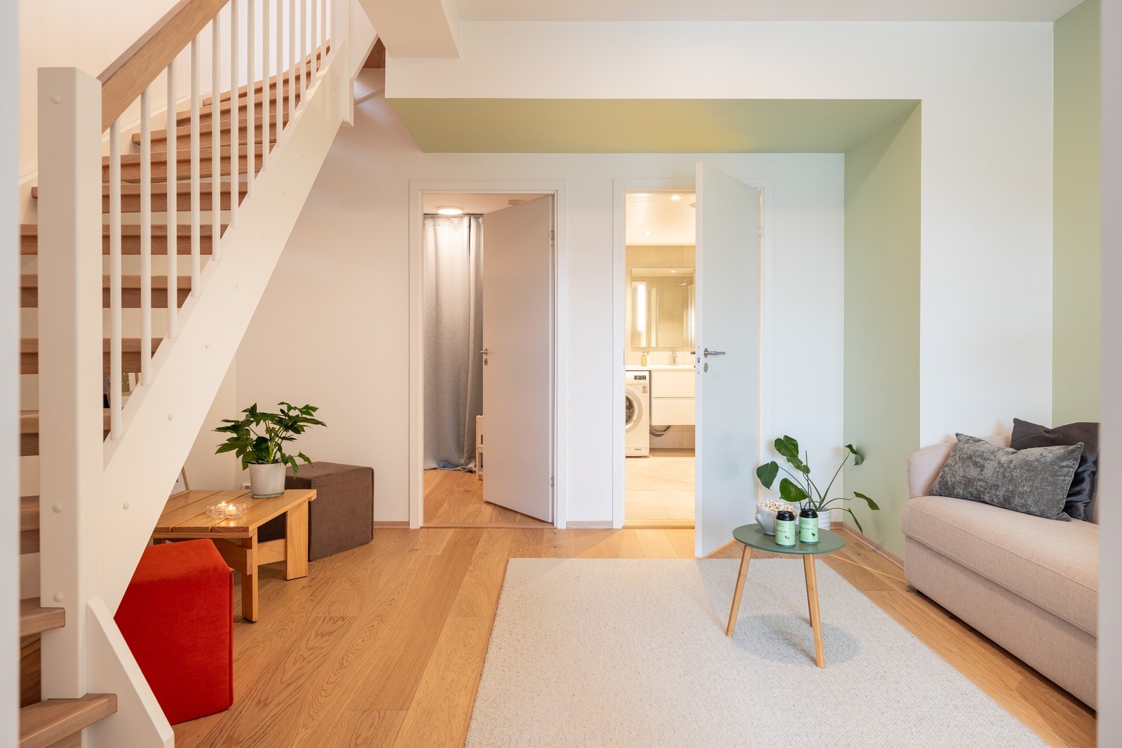 Her er det også et fullverdig bad på 6 kvm. med opplegg for vaskemaskin. Galleribilde