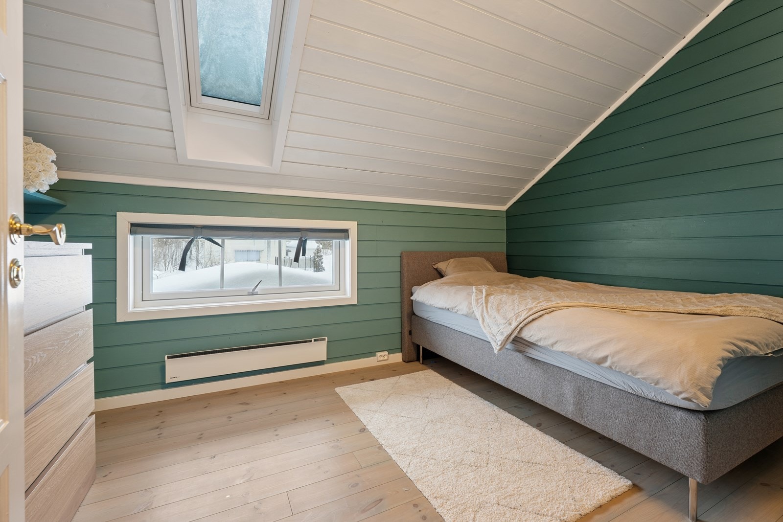 Etasjen byr på to gode soverom beliggende ved siden av hverandre. Galleribilde