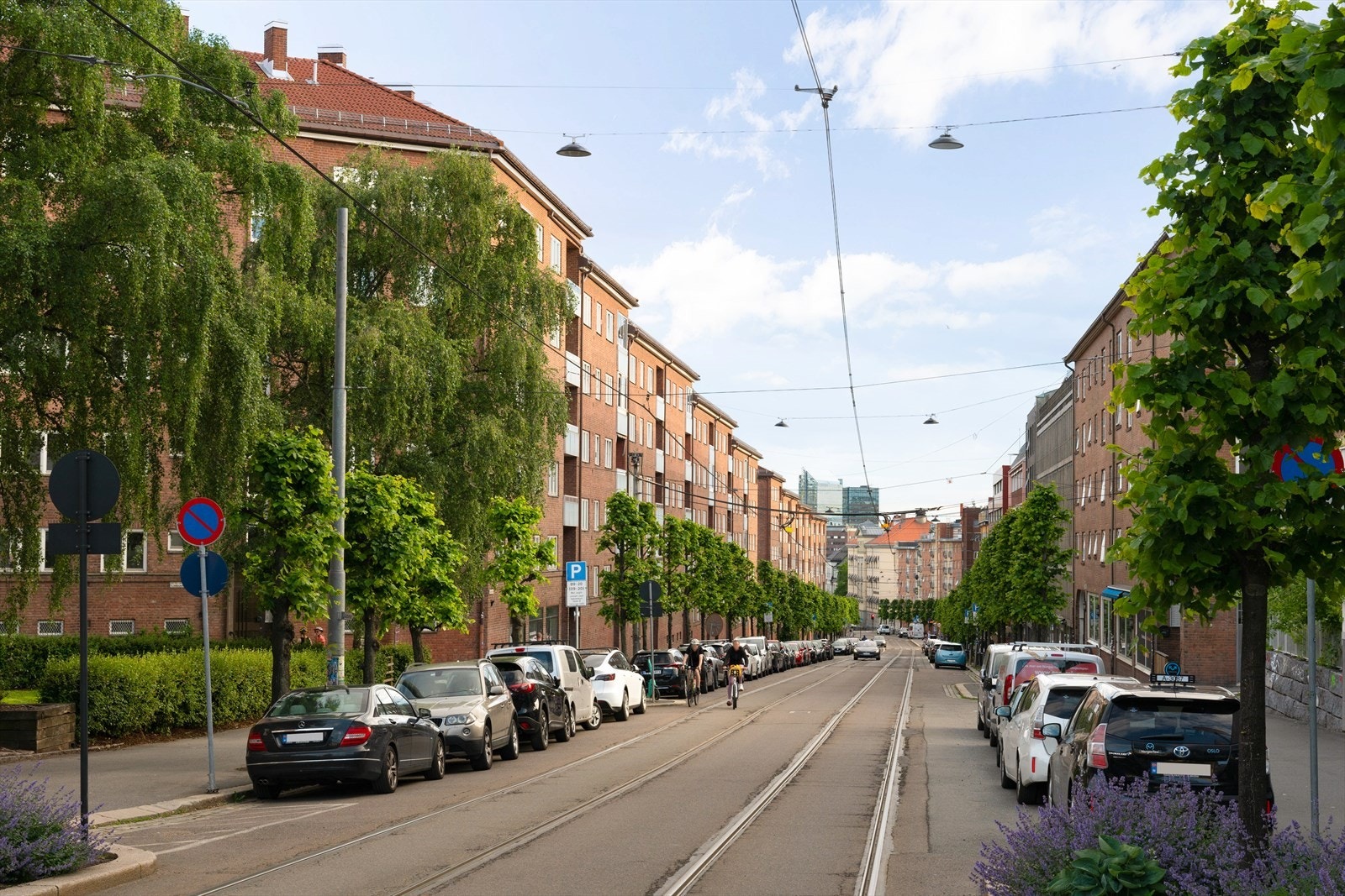 Sjarmerende Trondheimsveien tar deg til og fra sentrum på få minutter. Galleribilde