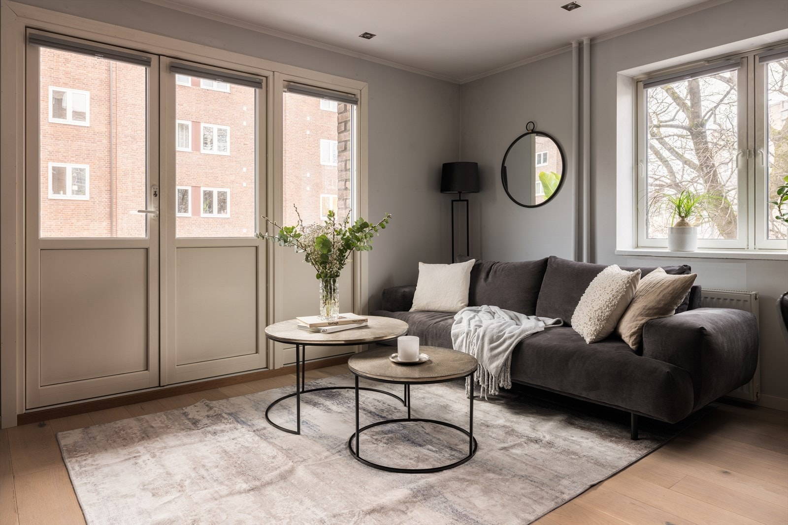 En lys og sjarmerende 2-roms med solrik balkong og sentral beliggenhet. Galleribilde