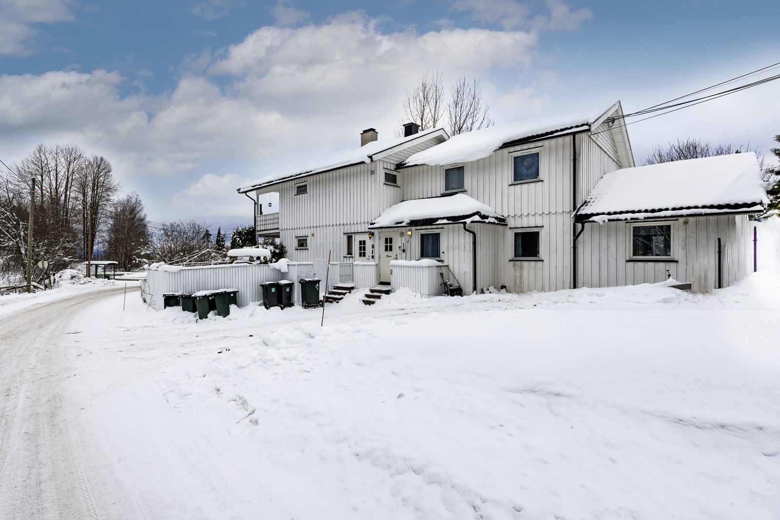 Området byr på flotte naturopplevelser med turmuligheter året rundt, enten du foretrekker skogsturer, sykling eller ski i preparerte løyper. Galleribilde