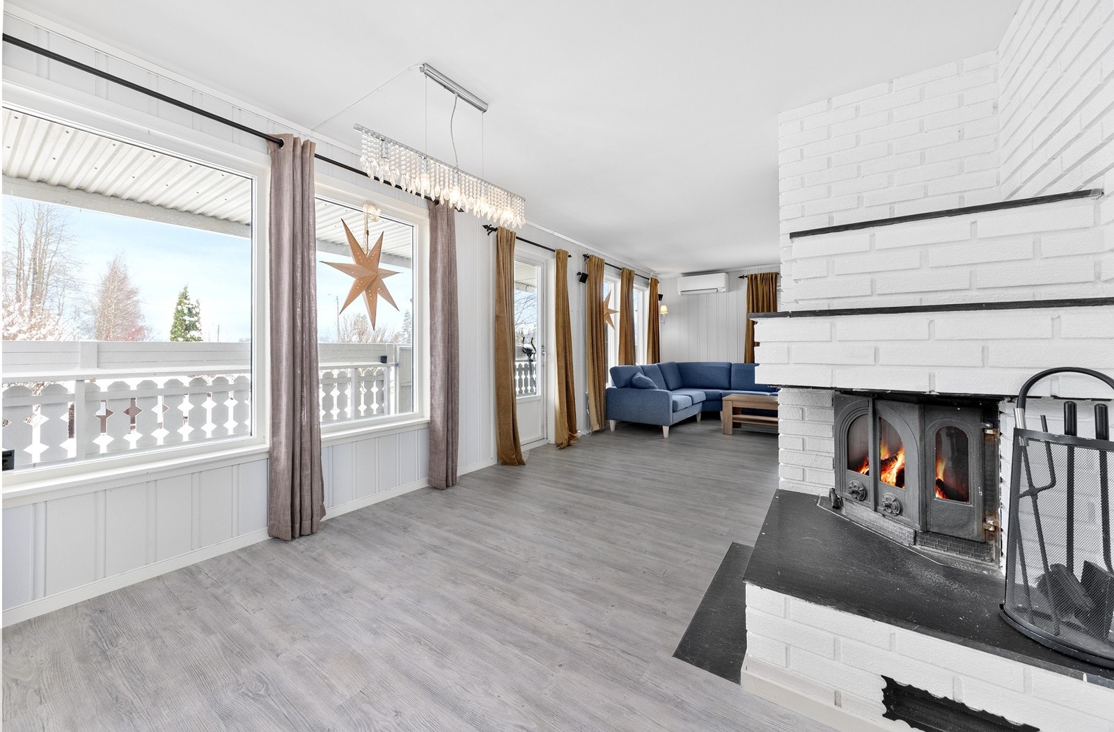 Fra rommet er det også utgang til den overbygde terrassen. Galleribilde