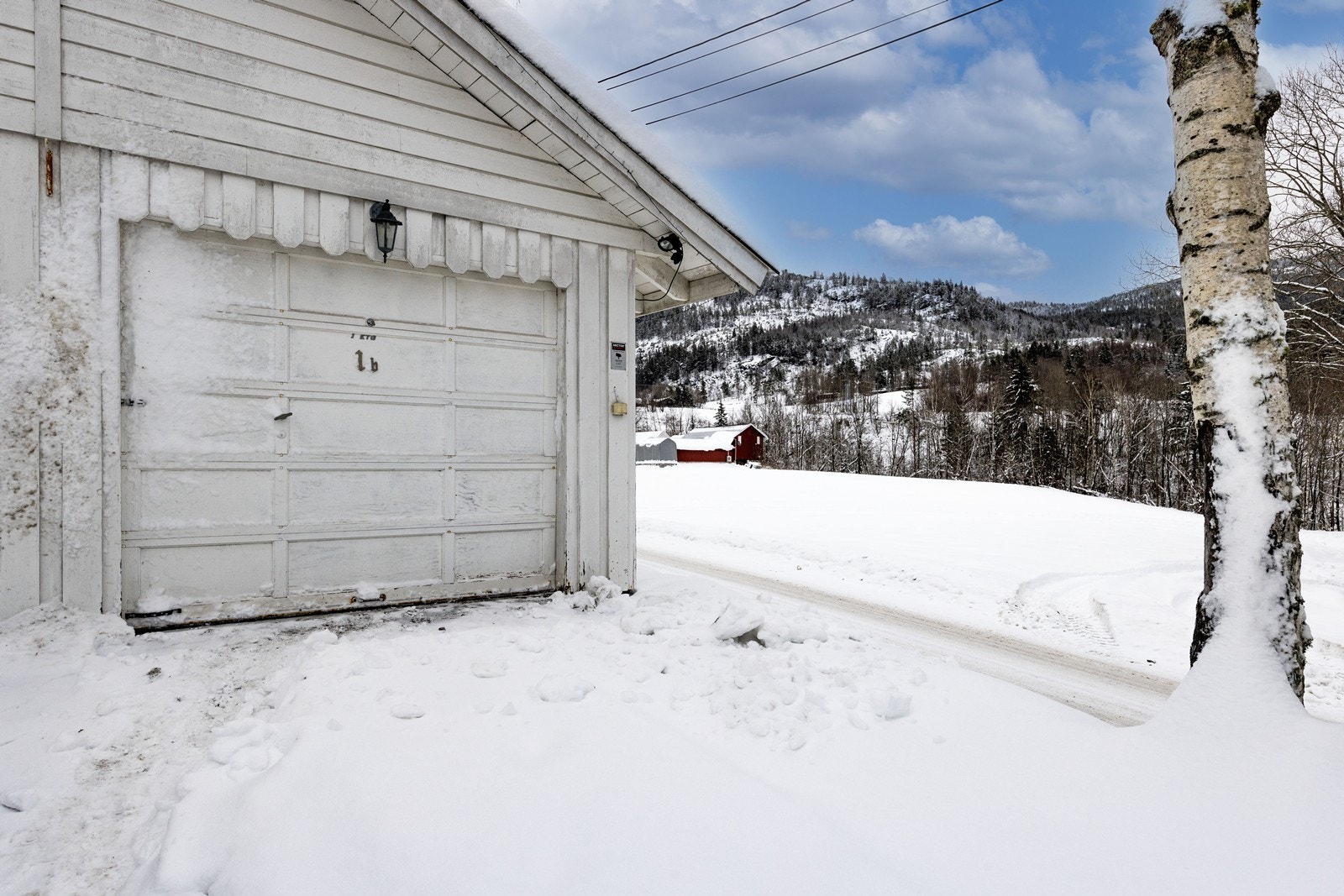 I tillegg disponeres også en garasjeplass i felles garasje. Galleribilde