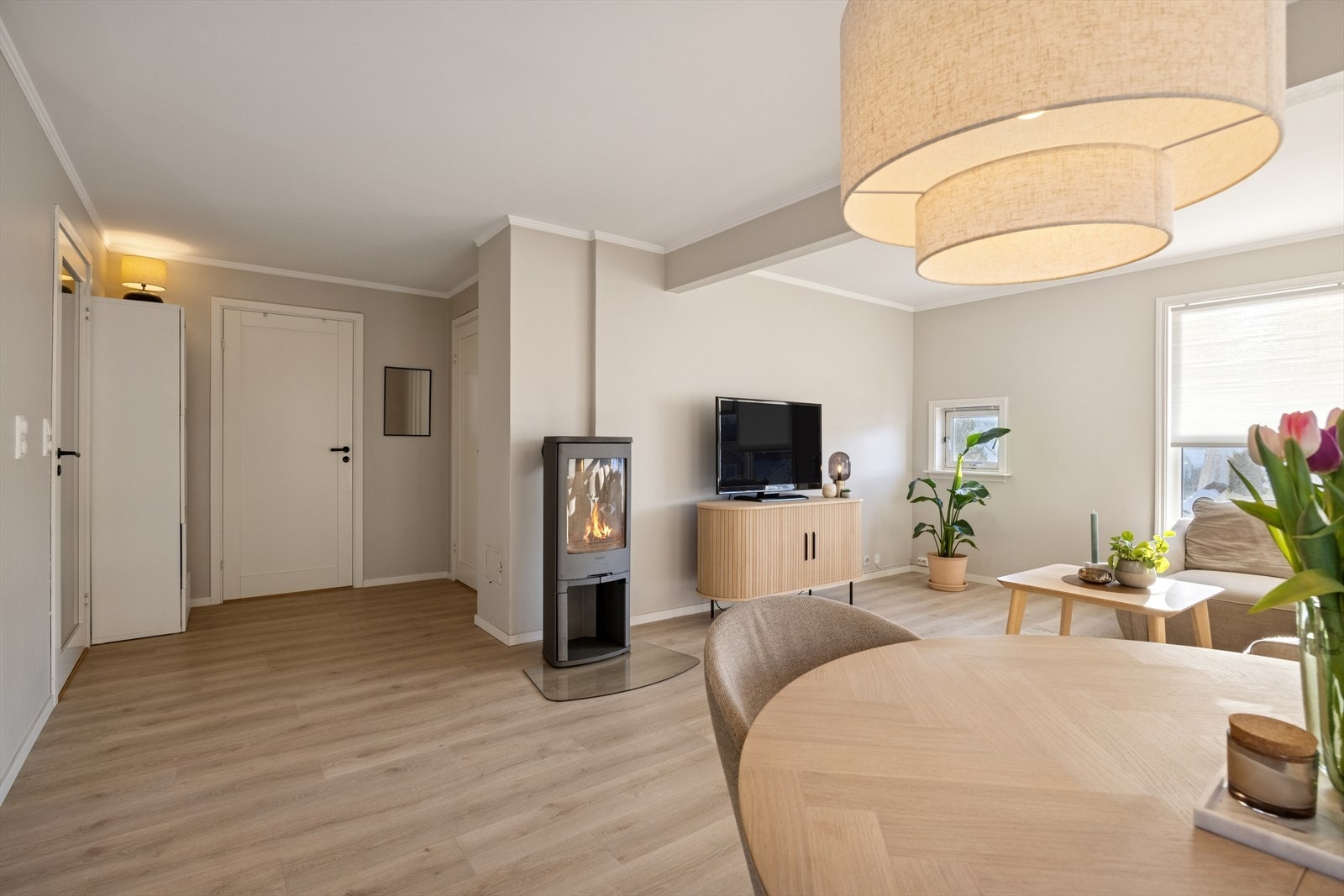 Her får du en leilighet som har en attraktiv beliggenhet i et rolig og barnevennlig tun på Okstadplassen. Galleribilde