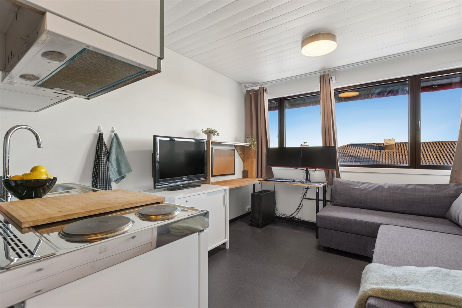 Store vinduer med mye lysinnslipp. Galleribilde