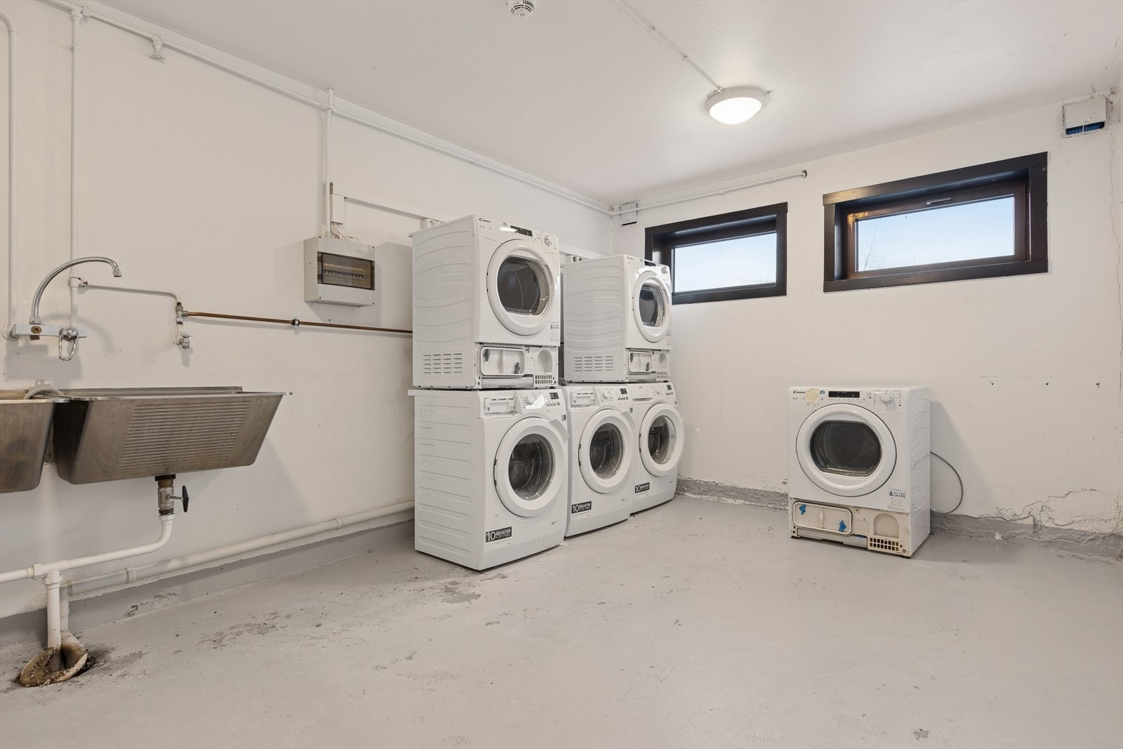 Felles vaskerom i kjelleren Galleribilde