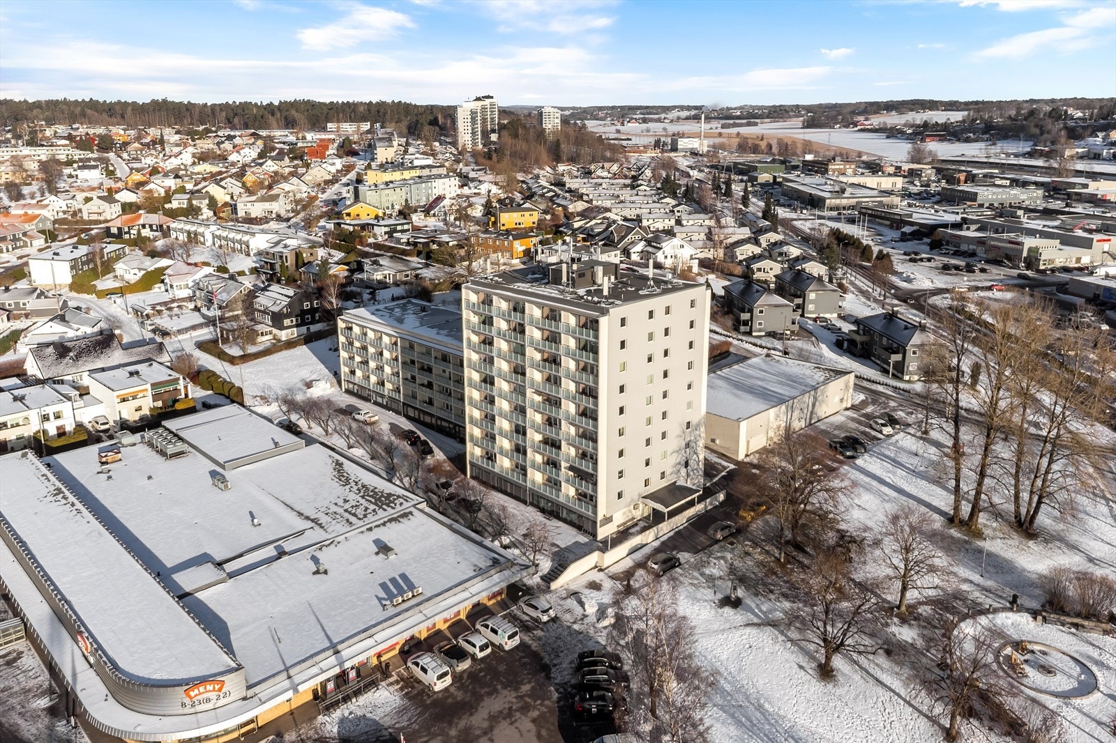 Veletablert og fint boligområde med Meny Heimdal som nærmeste nabo Galleribilde