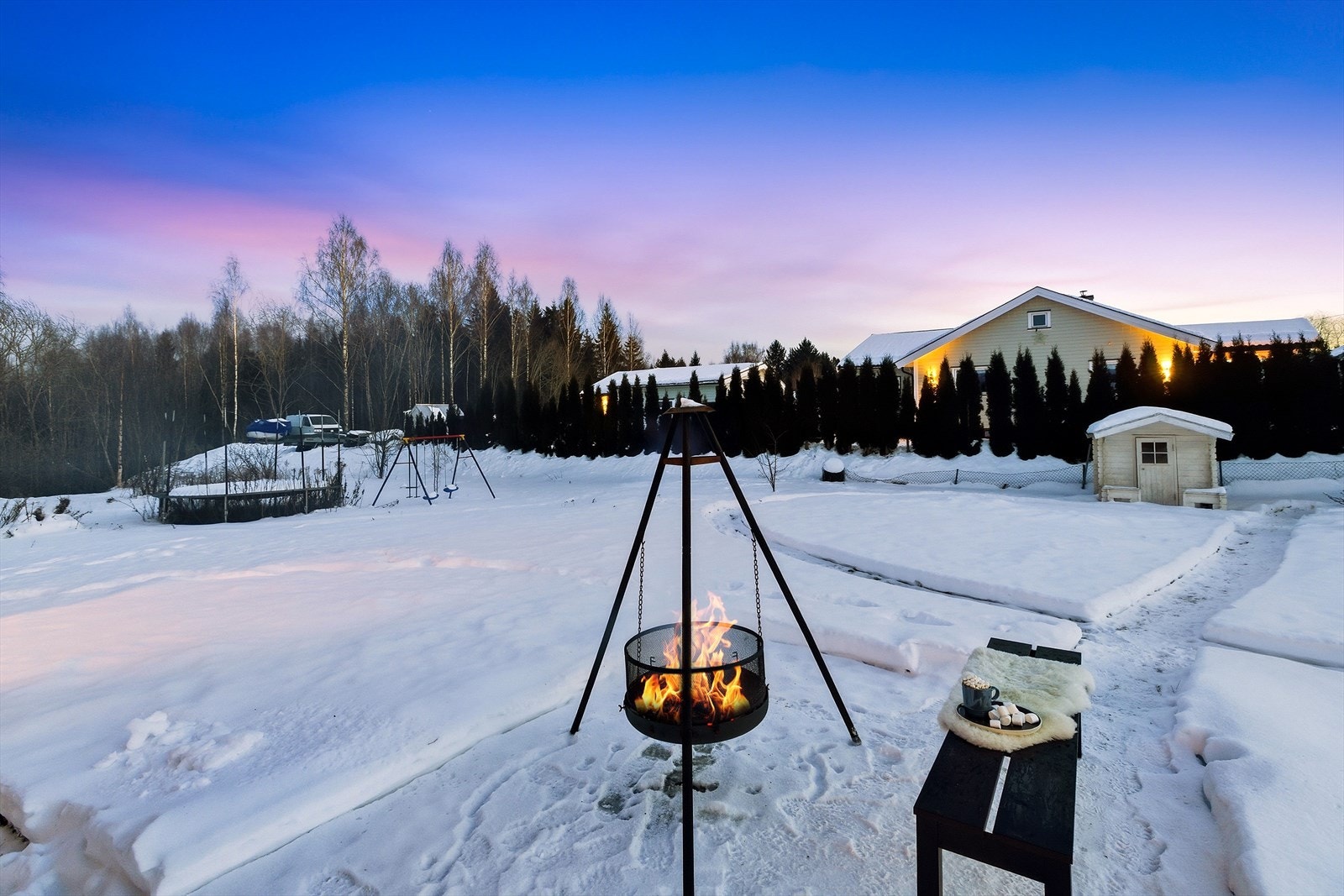 Den store hagen og de rolige omgivelsene skaper et trygt oppvekstmiljø. Galleribilde