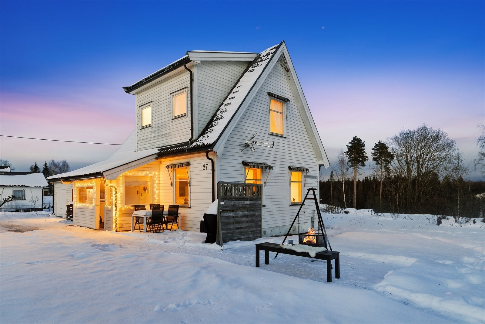 Enebolig med en landlig og barnevennlig beliggenhet i et etablert nabolag. Galleribilde