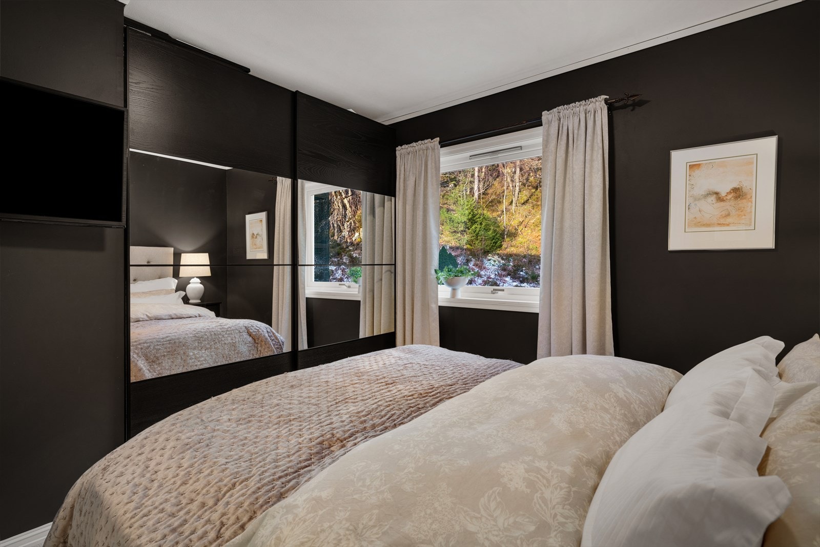 - Her er det også satt inn en romslig garderobe - Galleribilde