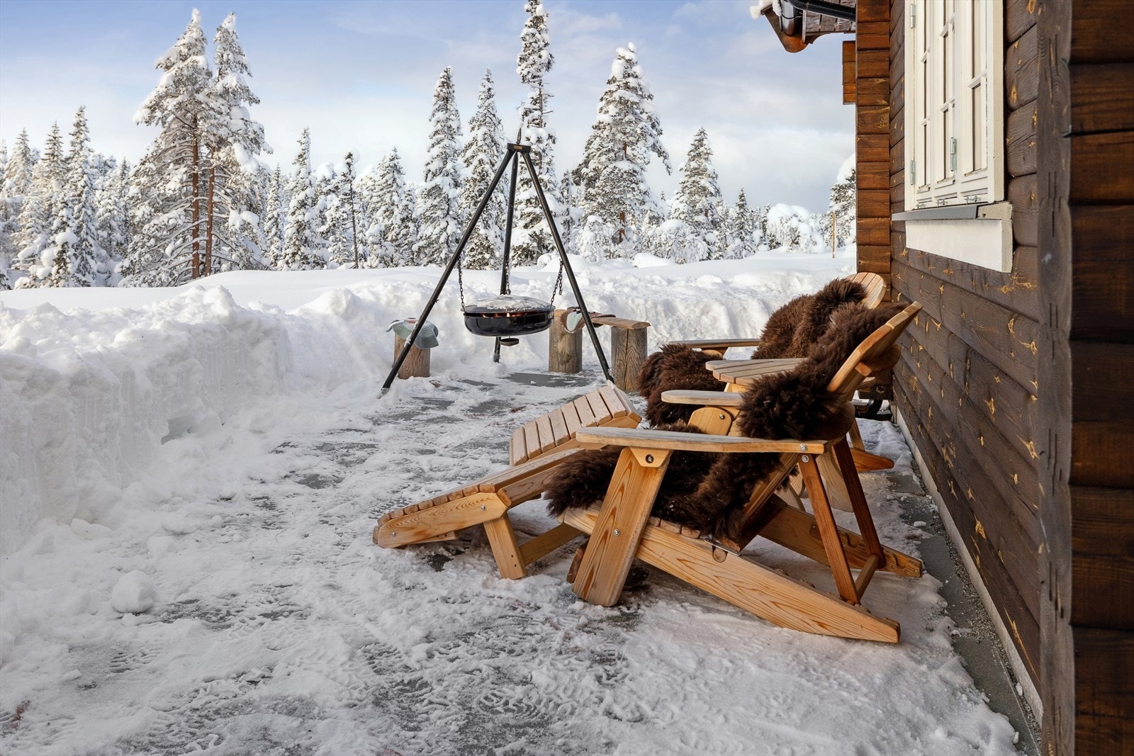 Skiferlagt uteplass. Galleribilde