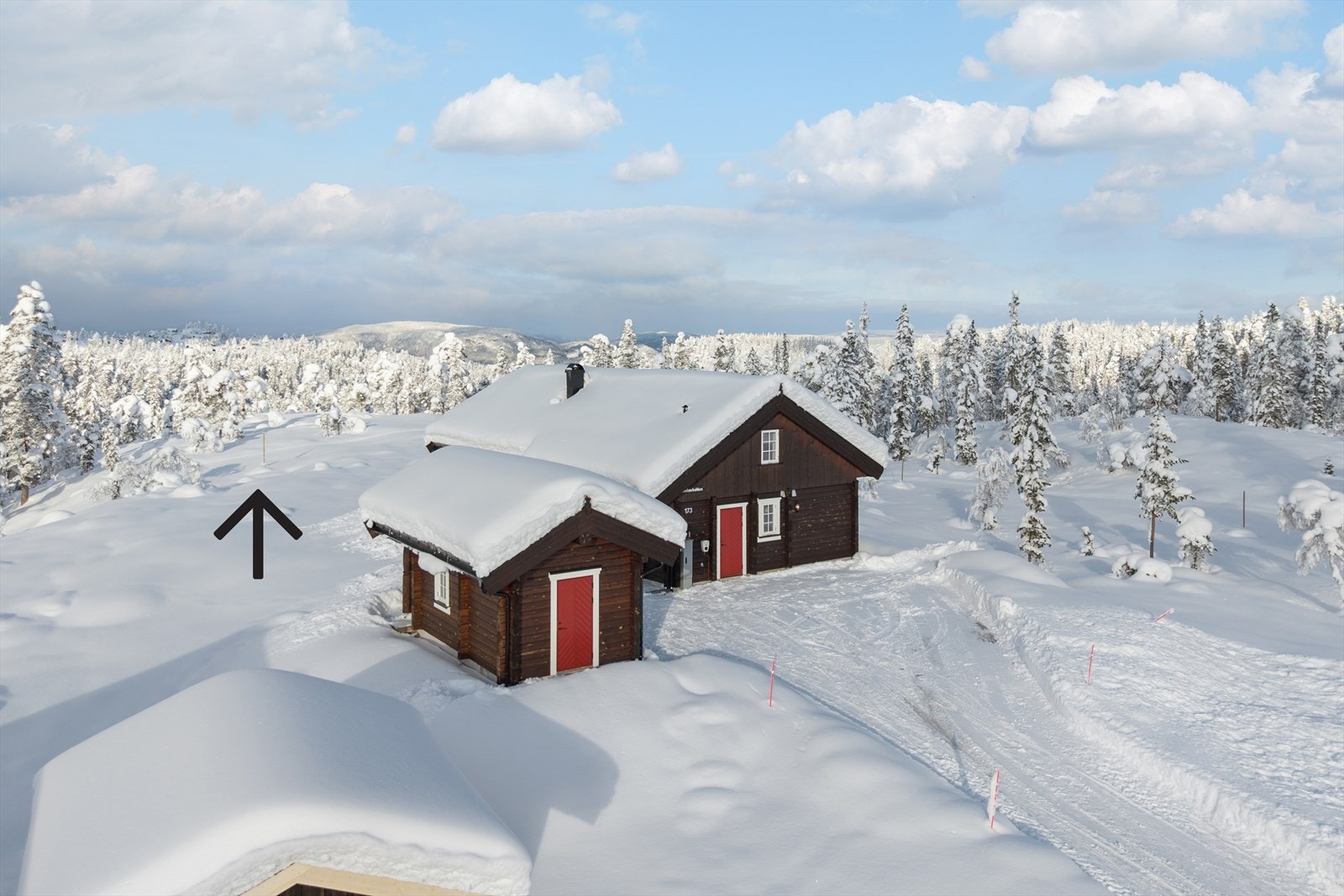 Her kan du ta på deg skiene ved hytta og gå rett ut i preparerte skiløyper. Galleribilde