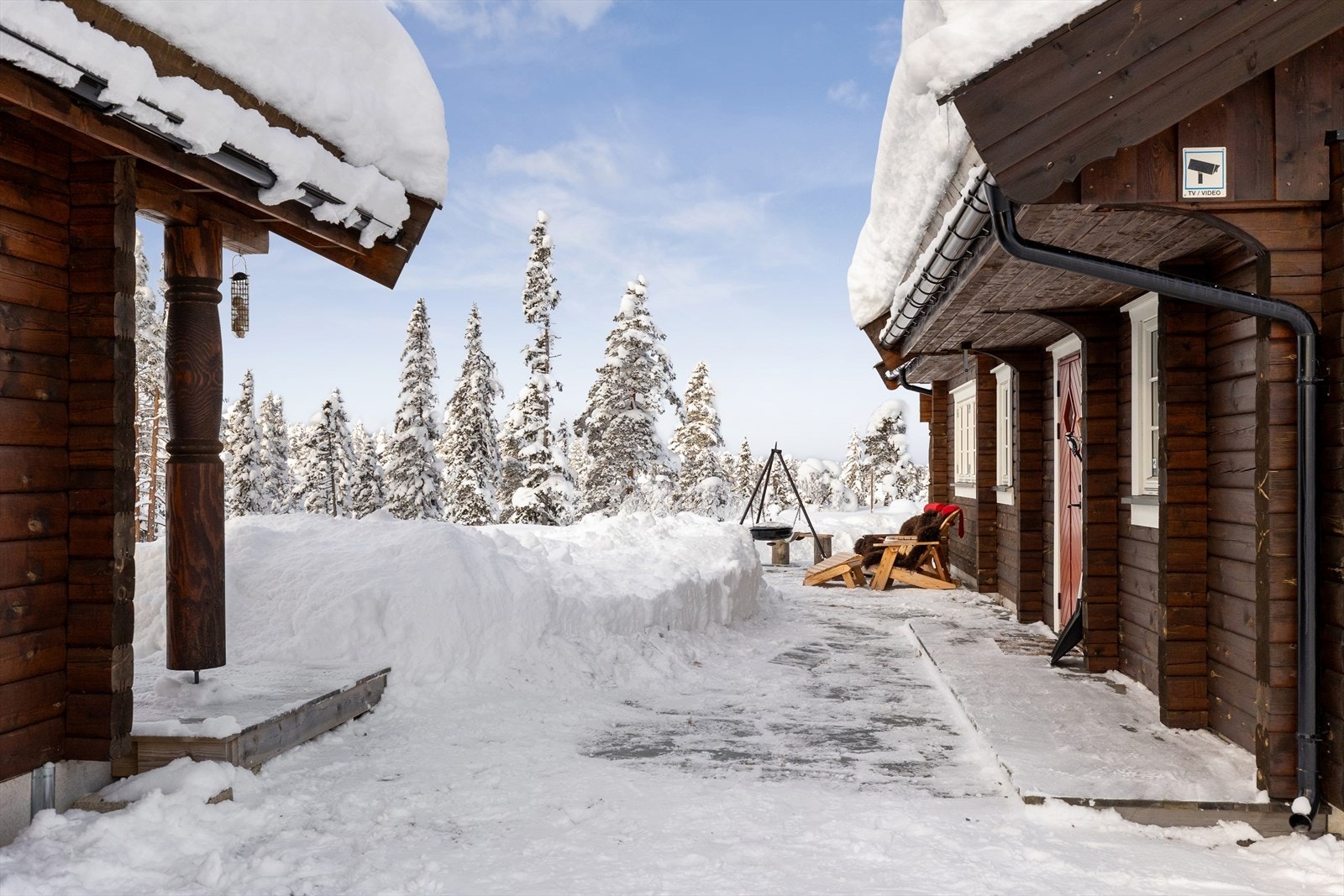 Området byr på naturskjønne omgivelser og gode rekreasjonsmuligheter året rundt, med kort vei til flotte turmuligheter både sommer og vinter Galleribilde