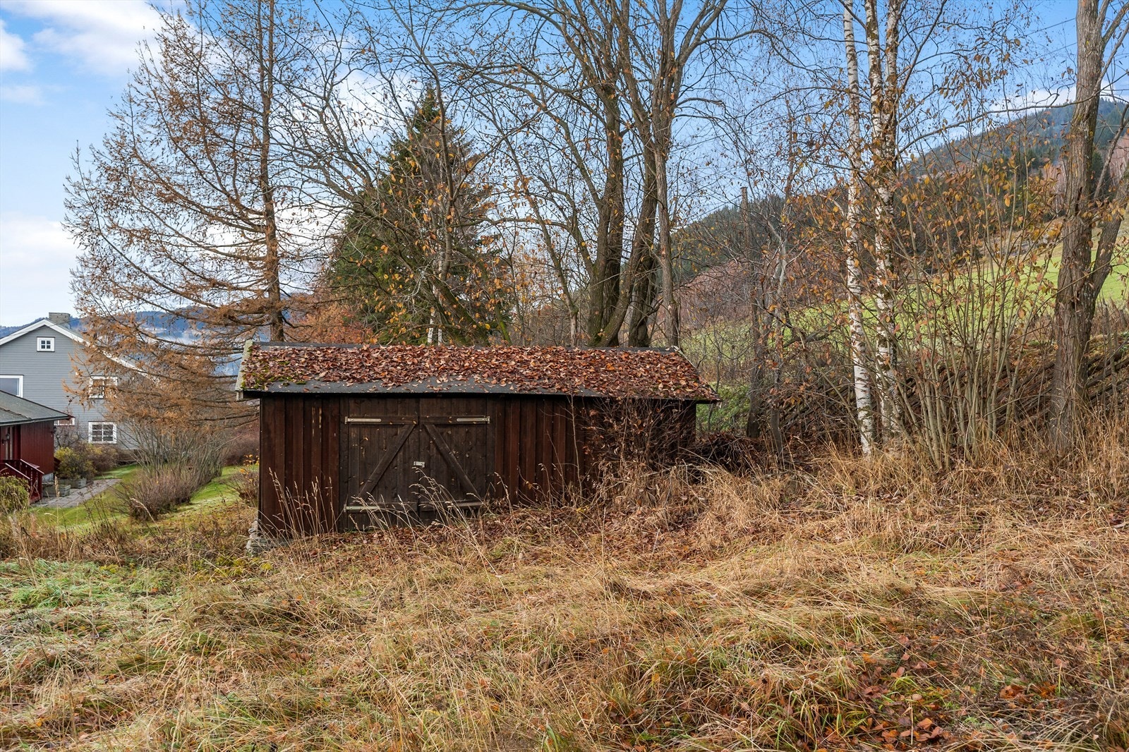 Garasjene gir rikelig med plass for lagring. Galleribilde
