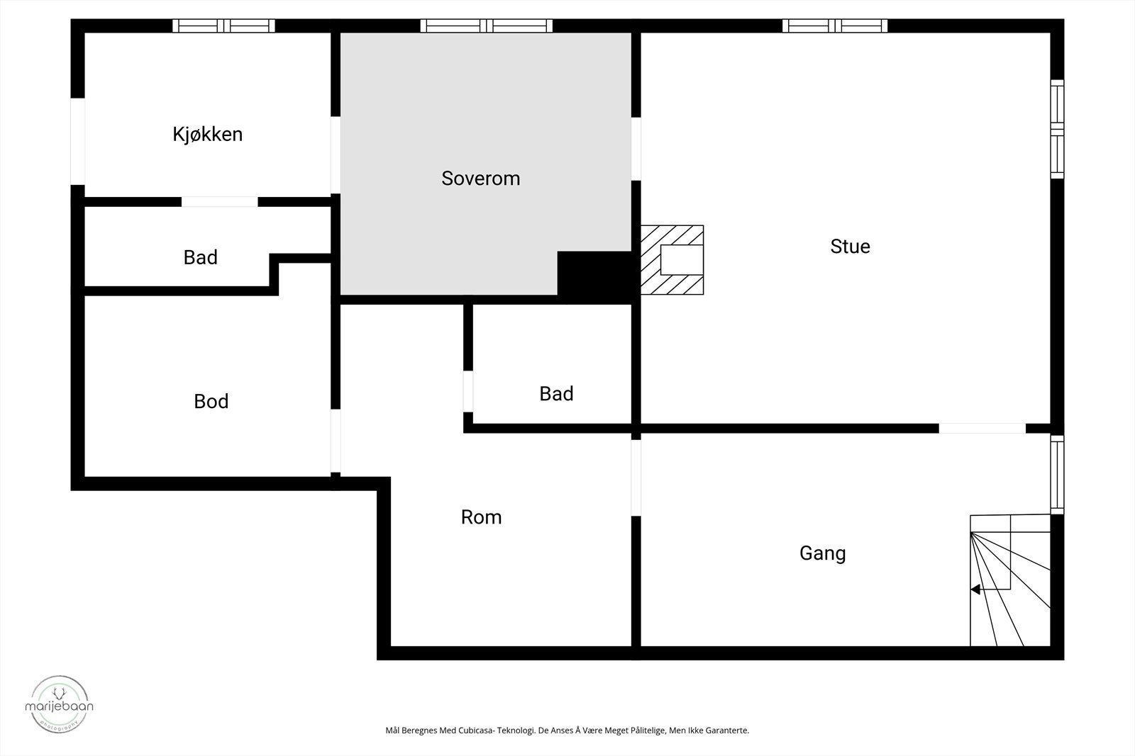 Underetasjen har stue, kjøkken, soverom, to bad og boder. Galleribilde