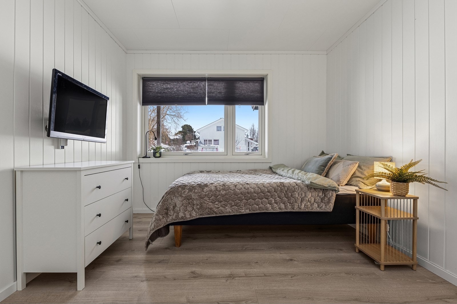 Hovedsoverom med god plass til dobbelseng. Galleribilde