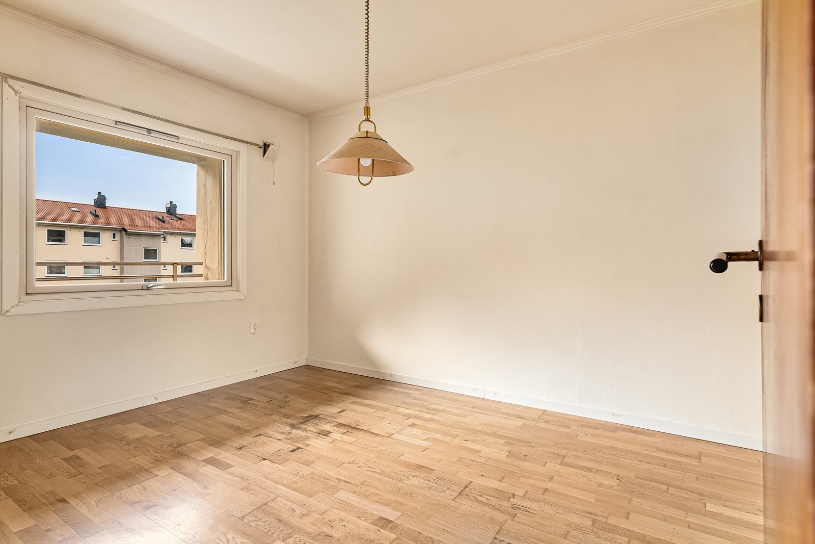 Leiligheten inneholder to gode soverom som måler 13,5 kvm og 13,3 kvm. Galleribilde