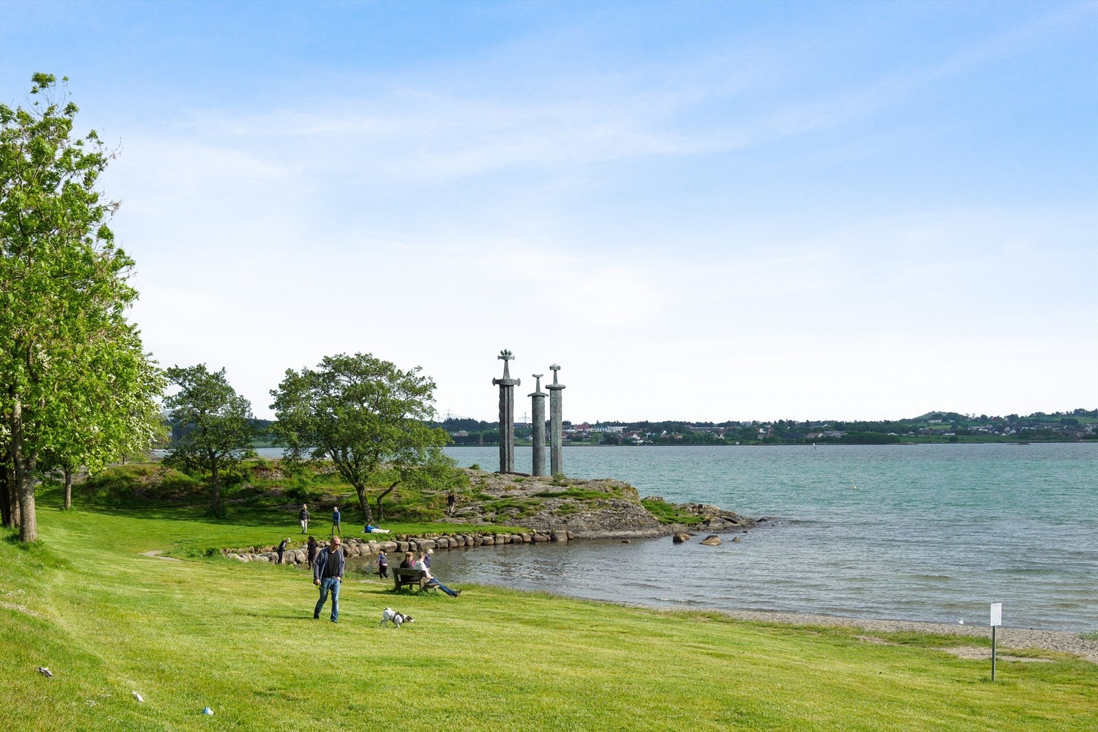 Det samme gjelder den flotte badeplassen i Møllebukta Galleribilde