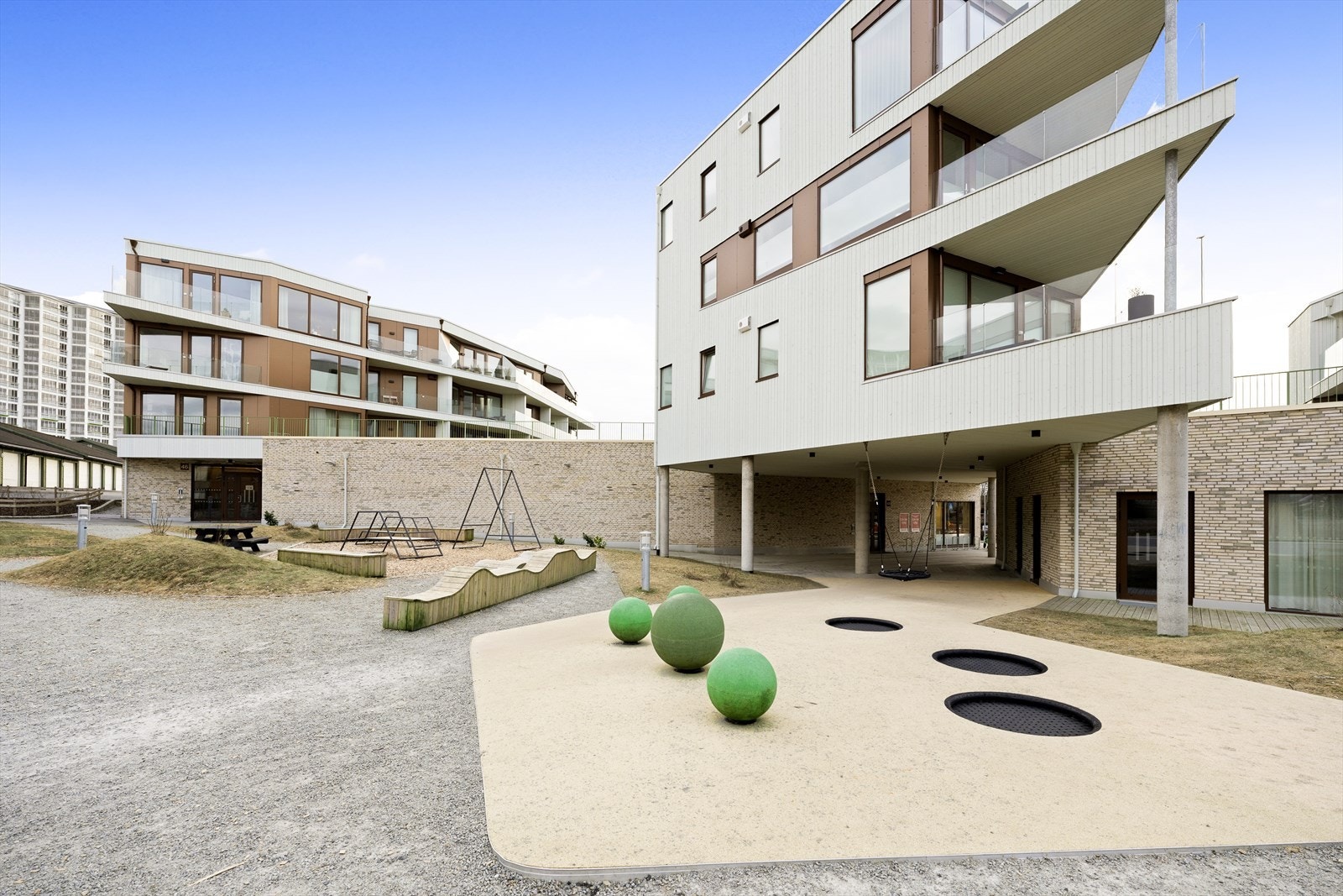 Fasade og fellesområder i sameiet Galleribilde