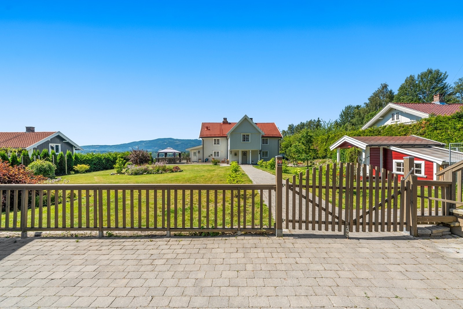 Velkommen til fantastiske Røysiåsen 42 B - En eiendom for den som setter pris på det historiske Galleribilde