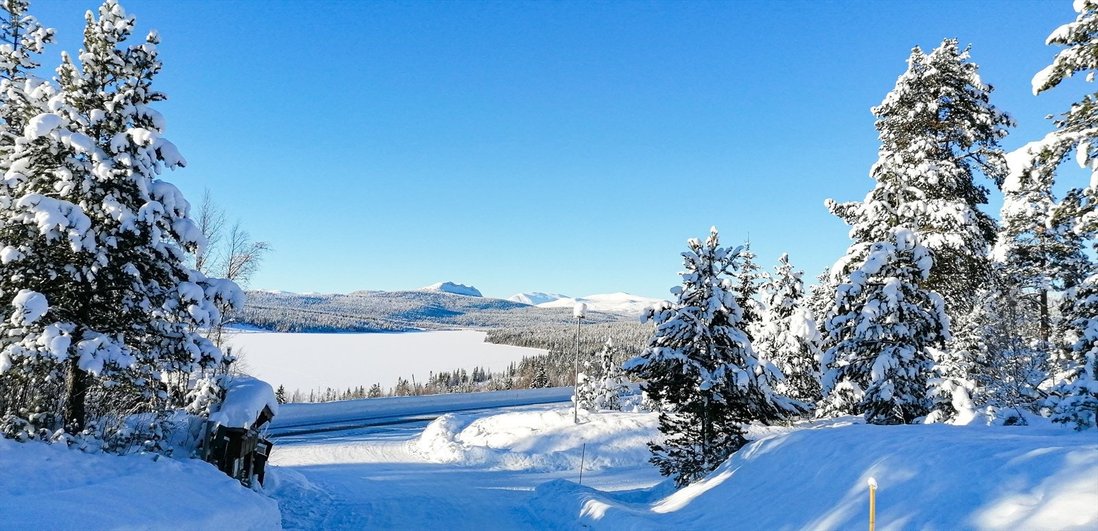 Eiendommen har adkomst via vinterbrøytet veg. Galleribilde
