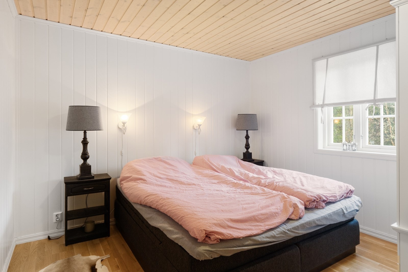 Det er fire soverom i hytta med i alt 10 sengeplasser. Galleribilde