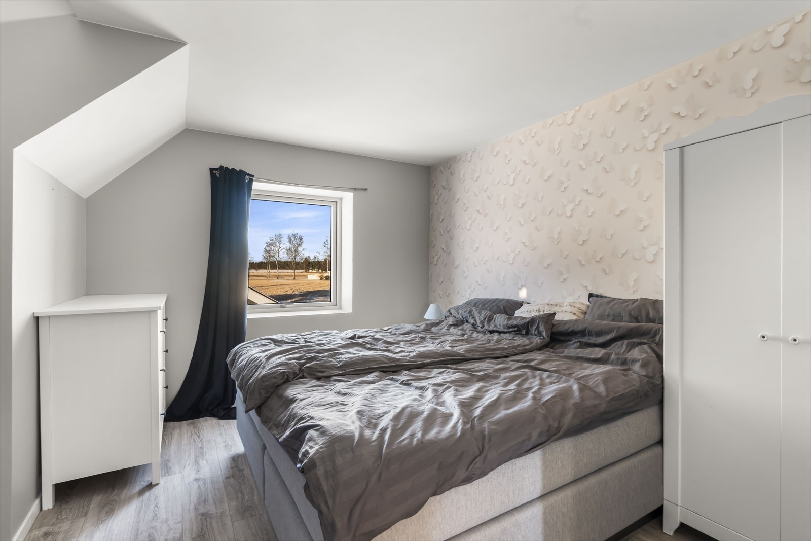 Soverom i andre etasje tilhørende utleiedelen. Galleribilde