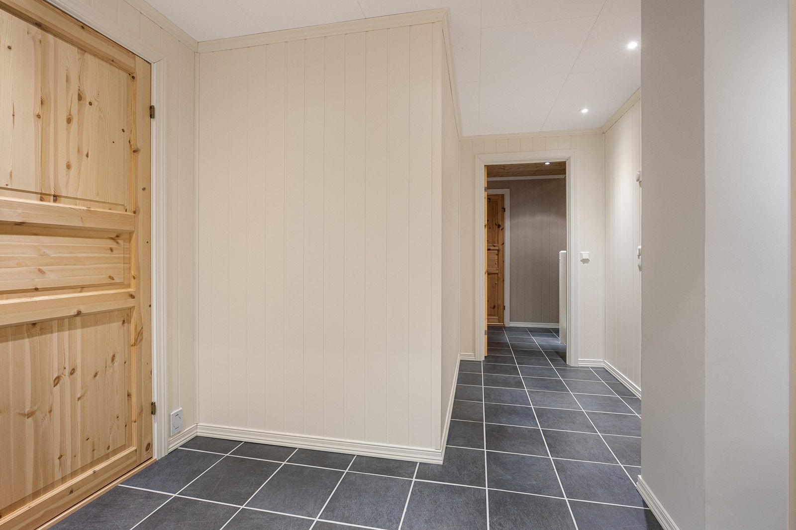 Gang i kjelleren Galleribilde