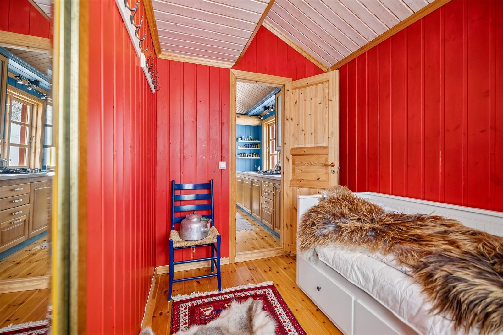 Dette soverommet har direkte tilknytning til kjøkkenområdet. Galleribilde