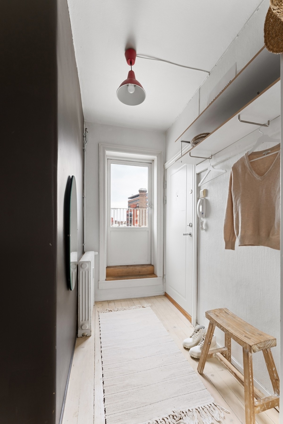 Fra entré/mellomgang tar man seg videre ut til takterrassen. Galleribilde