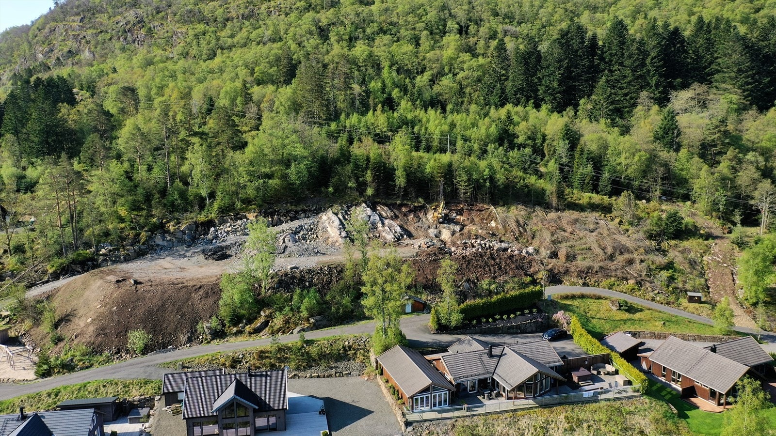 Ved siden av tomten vi har for salg er det også regulert inn to tomter. Galleribilde