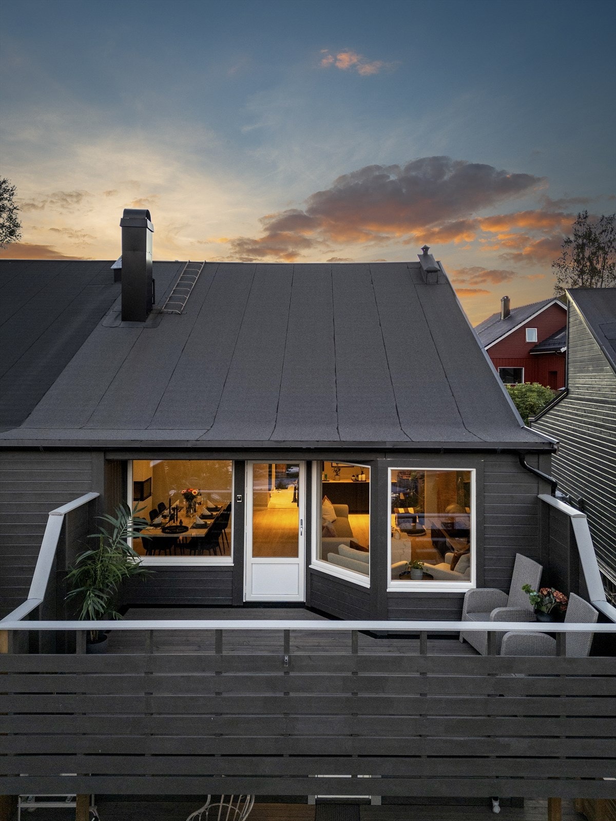 Området tilbyr gode kollektivmuligheter med Løvås busstopp bare 6 minutters gange fra eiendommen, hvor linje 4 og 18 passerer. Galleribilde