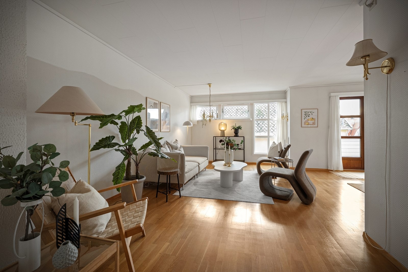 Leilighet og bygg fra 1988. God, praktisk romløsning. Porttelefon. Parkering i lukket anlegg. Galleribilde