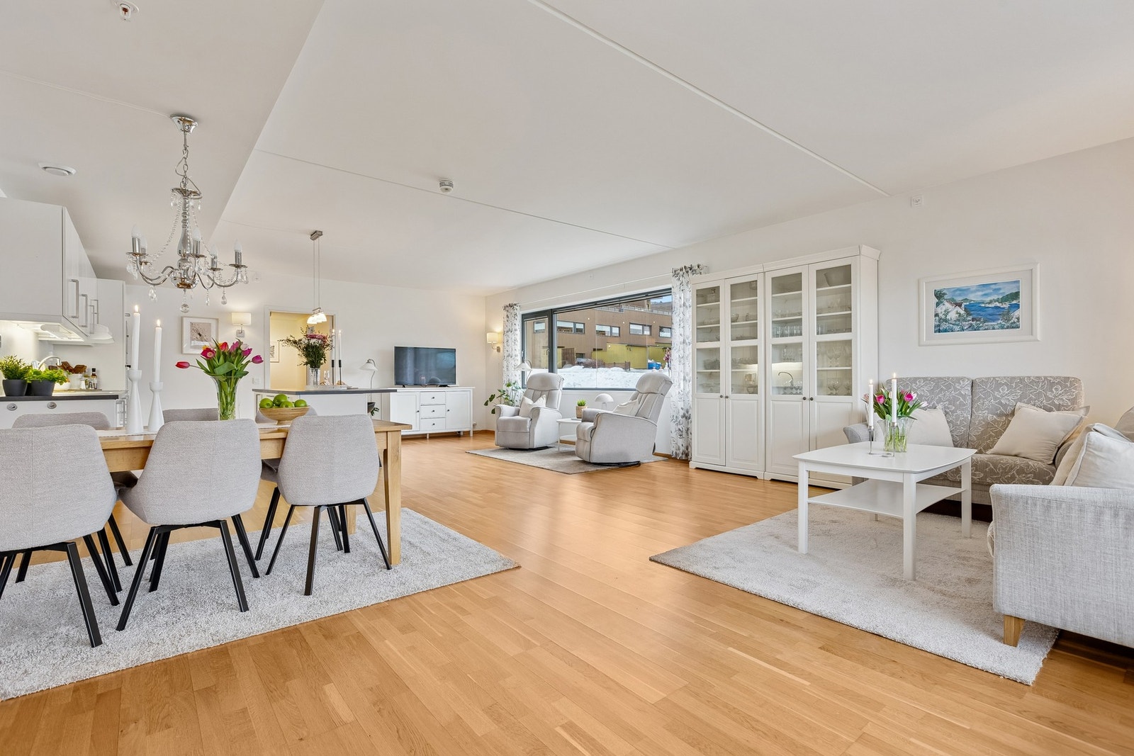 EIE eiendomsmegling ved Alexander Reitan har gleden av å presentere Horgvegen 5!
Foto: Robin Hope Syrstad, EFKT. Galleribilde