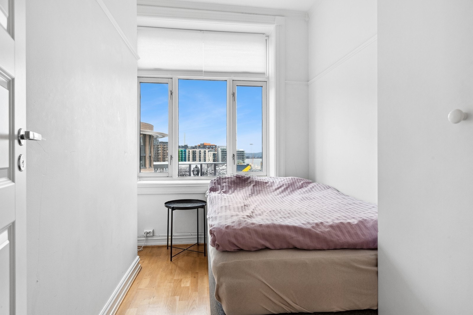 Soverom med flott utsikt mot Tjuvholmen. Galleribilde