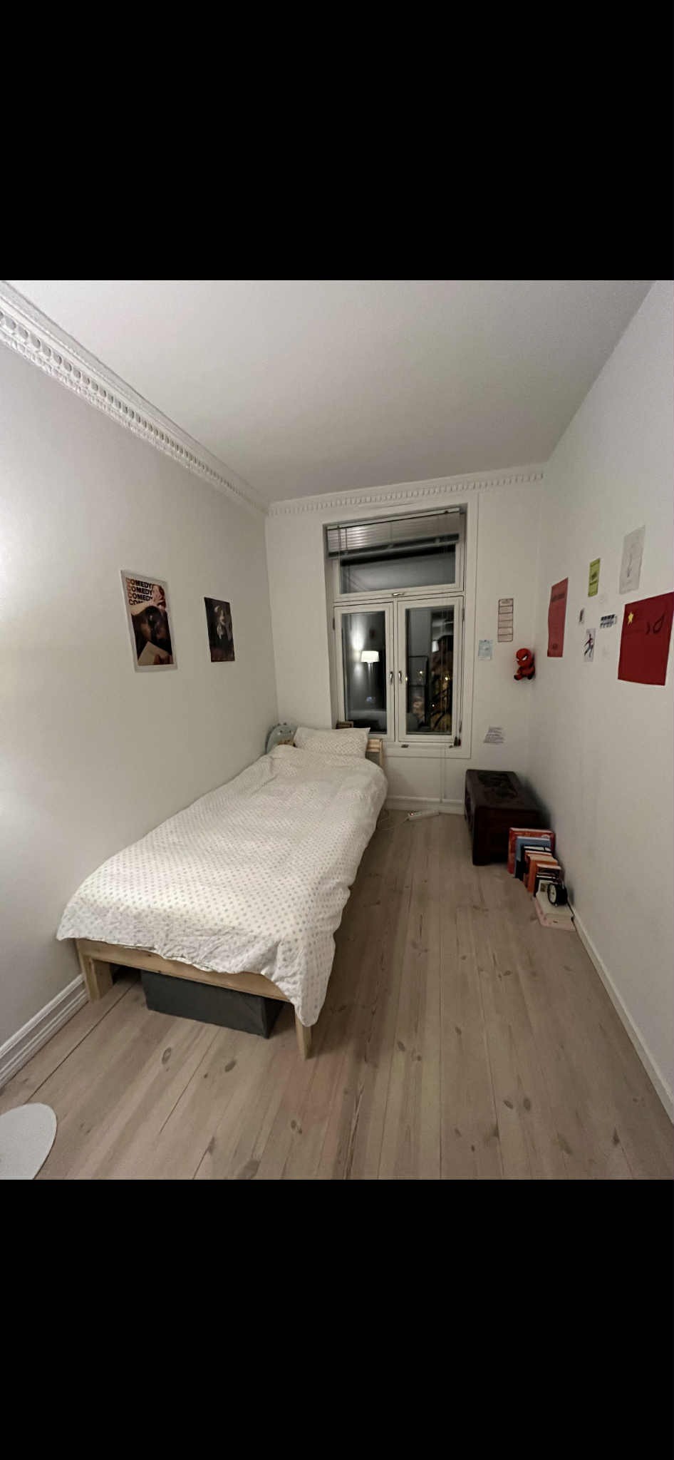 Tidligere innredning. Seng kan medfølge. Galleribilde