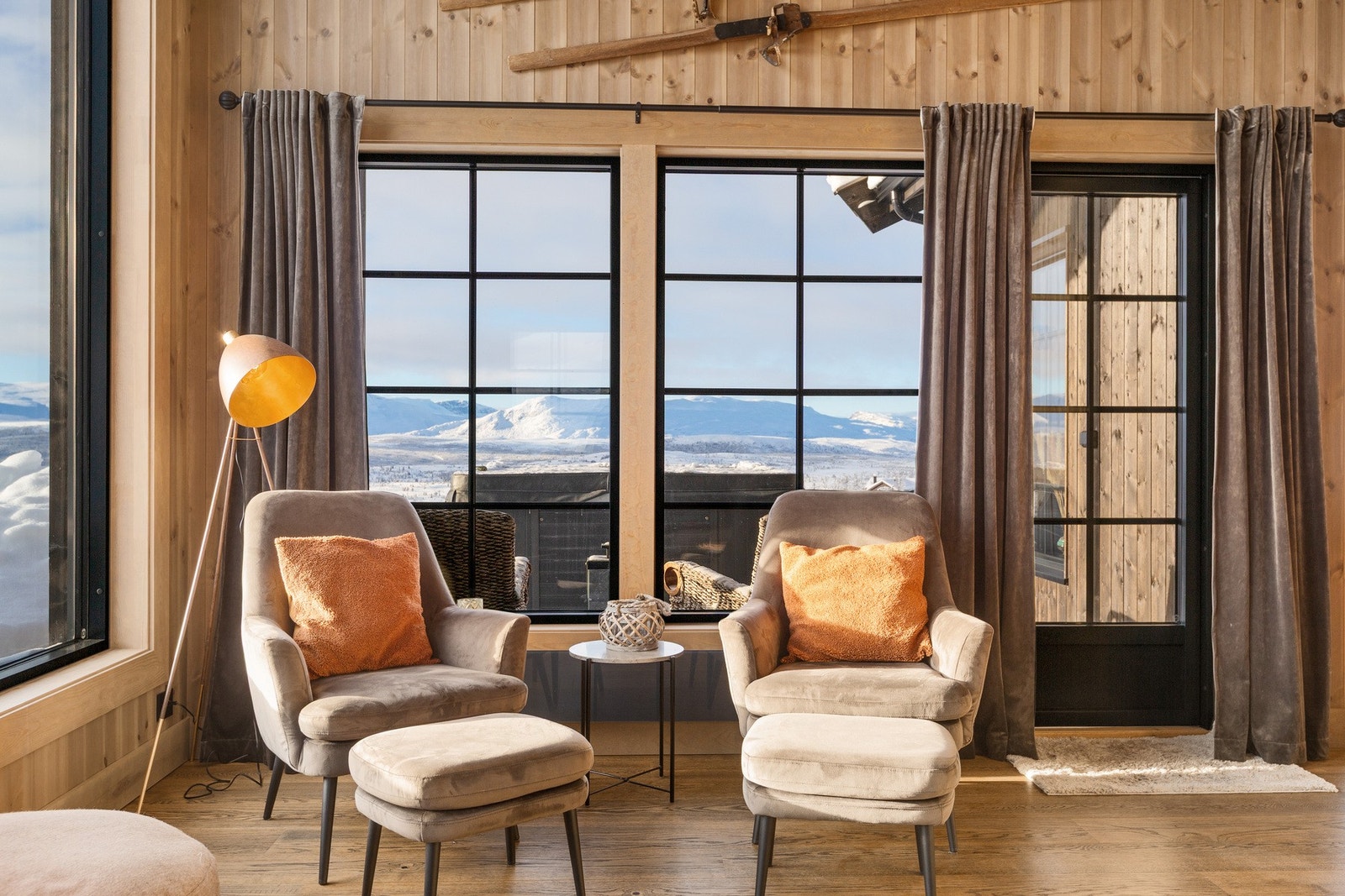 Dør ut til terrasse. Galleribilde