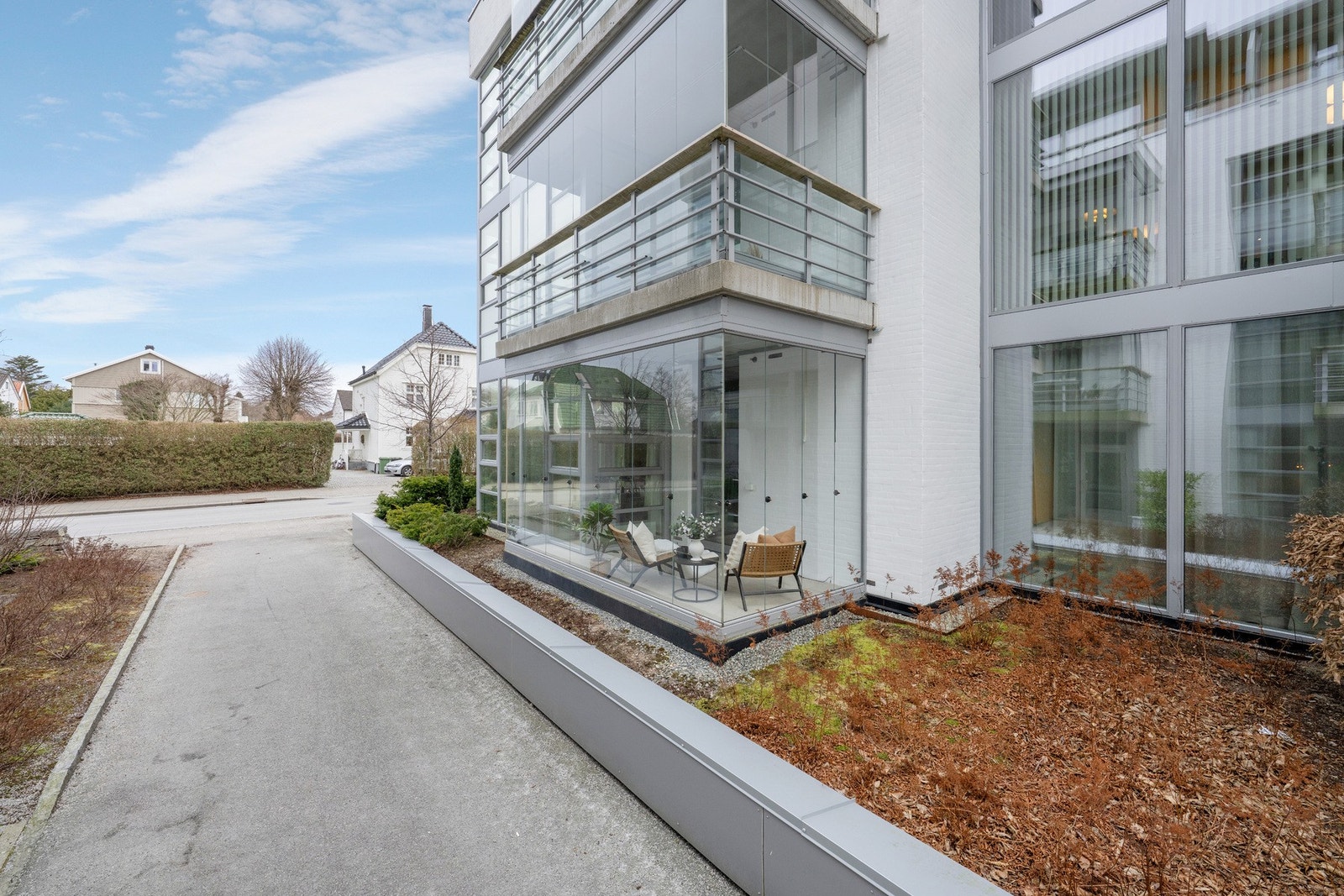 Perfekt for deg som ønsker en lettstelt leilighet med alt på ett plan med sentral beliggenhet. Galleribilde