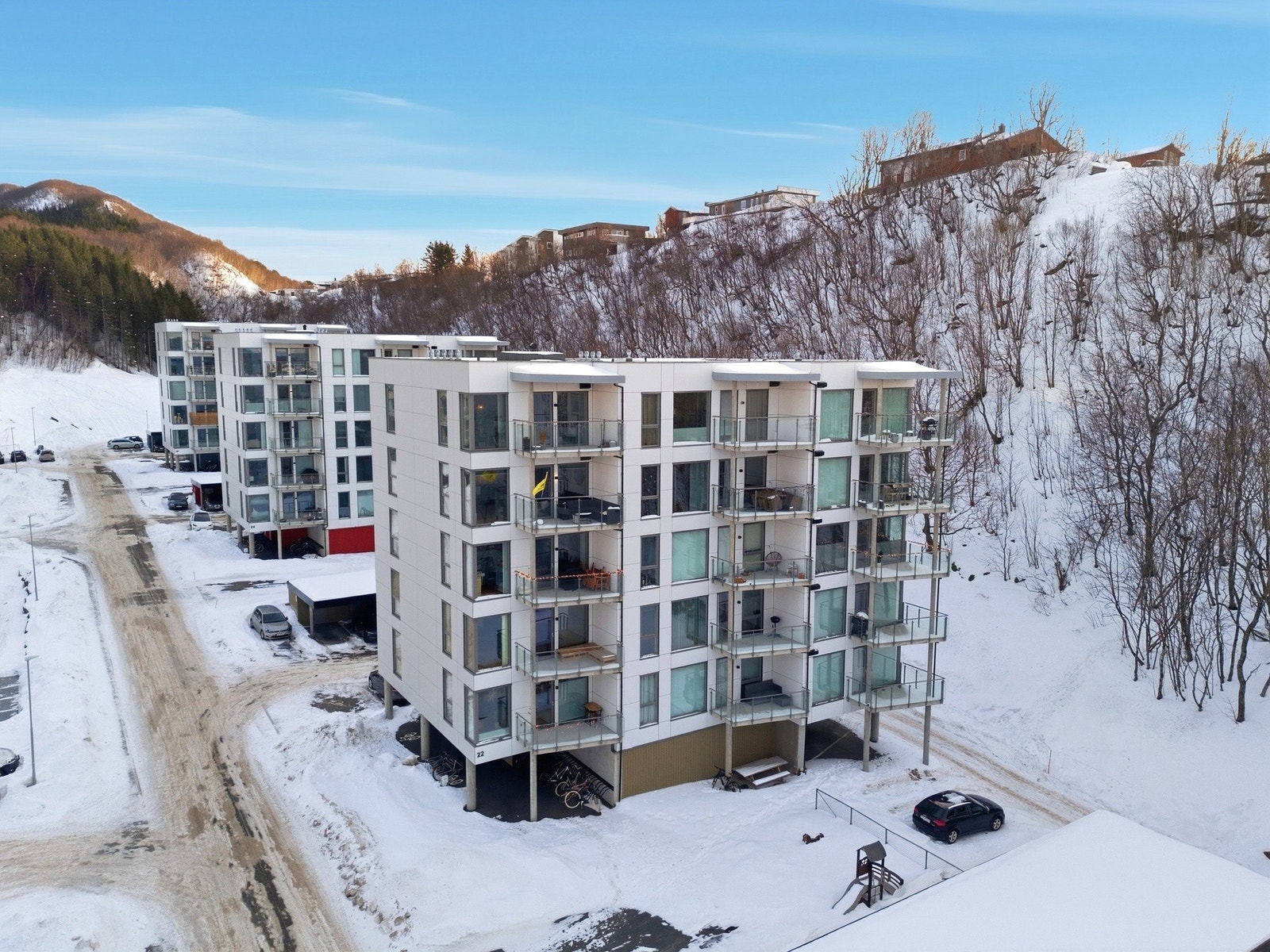 For deg som er glad i tur og friluftsliv ligger Bodømarka rett i nærheten, med et variert nettverk av turstier like utenfor. Galleribilde