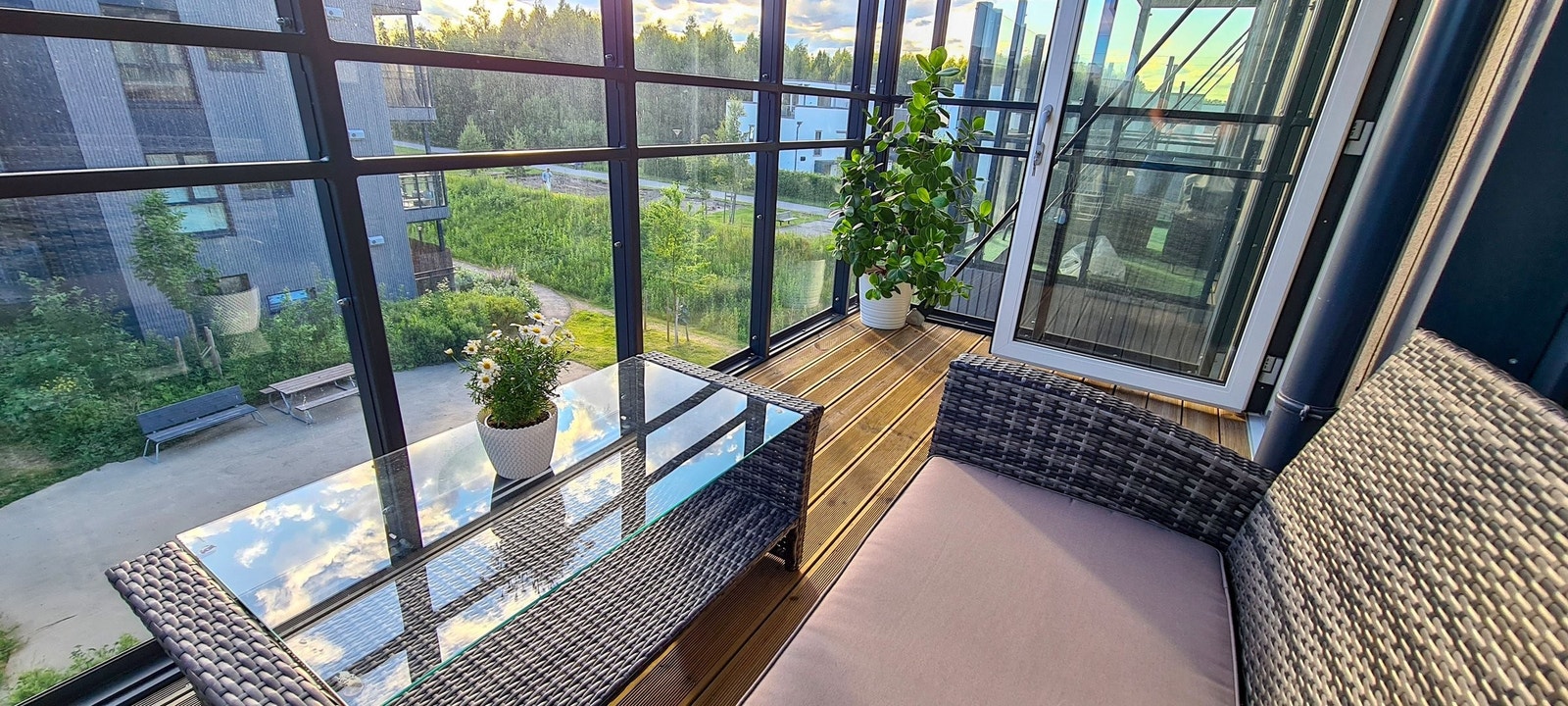 Solrik balkong som gir ekstra oppholdsareal. Galleribilde