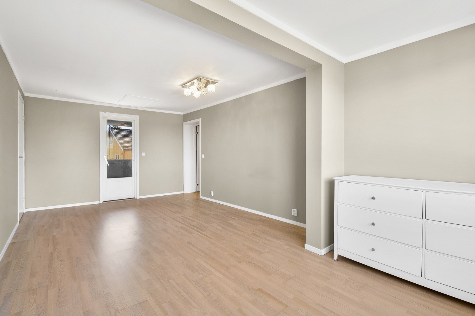 Soverom med god plass og fleksible innredningsmuligheter. Godkjent som luftstue iht byggetegninger. Galleribilde