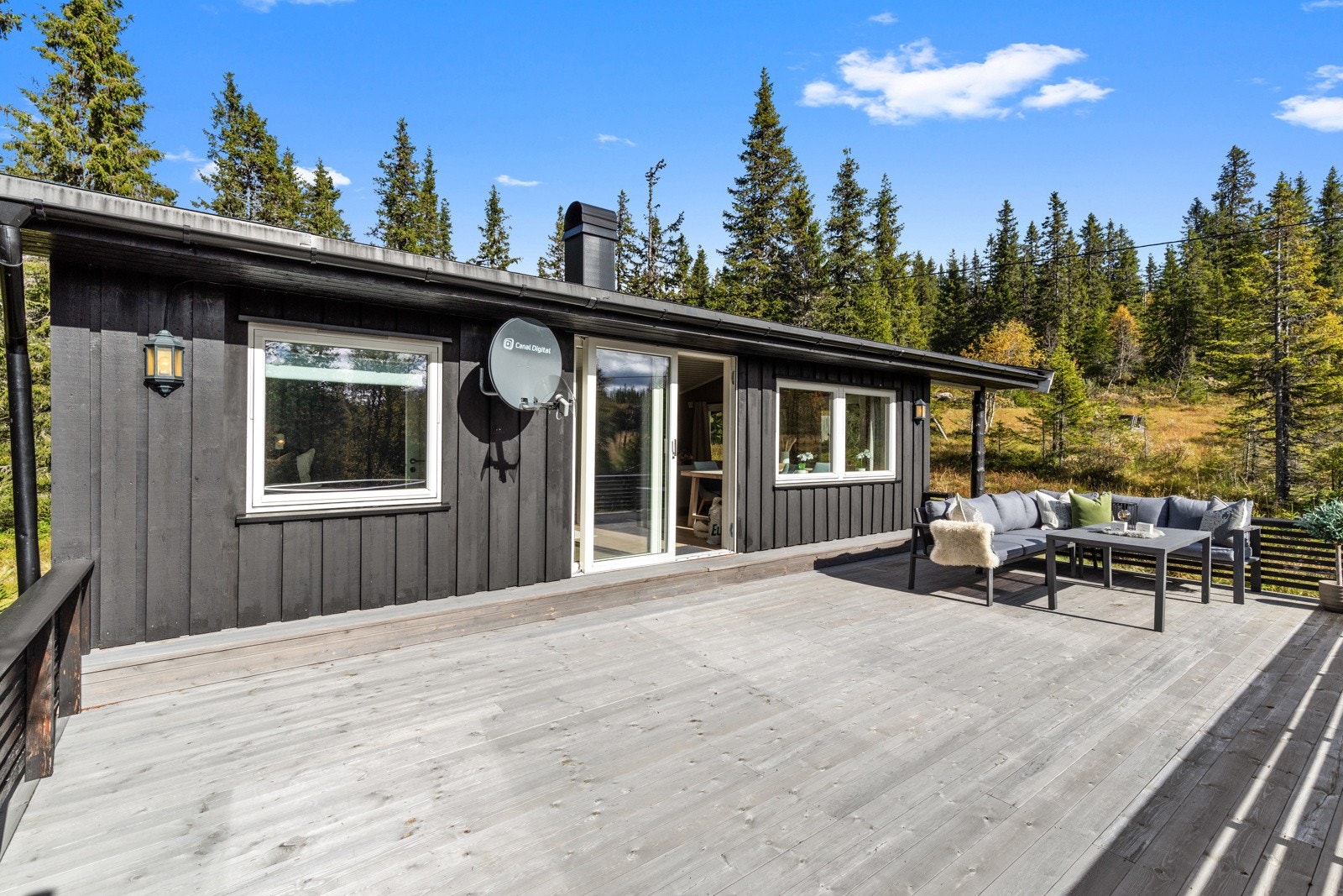 Terrassen er svært romslig med mange innredningsmuligheter! Galleribilde