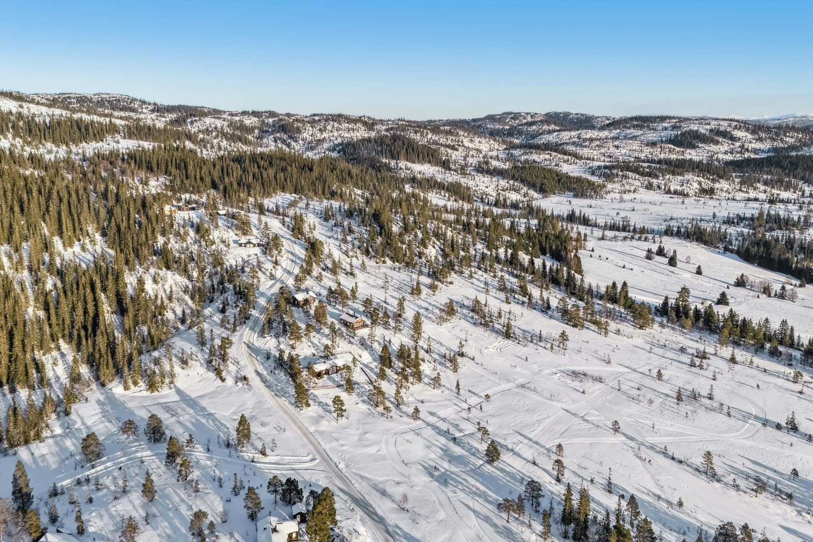 Området beskrives som snøsikkert og det har ofte vært skimuligheter fra desember og til og med mai Galleribilde