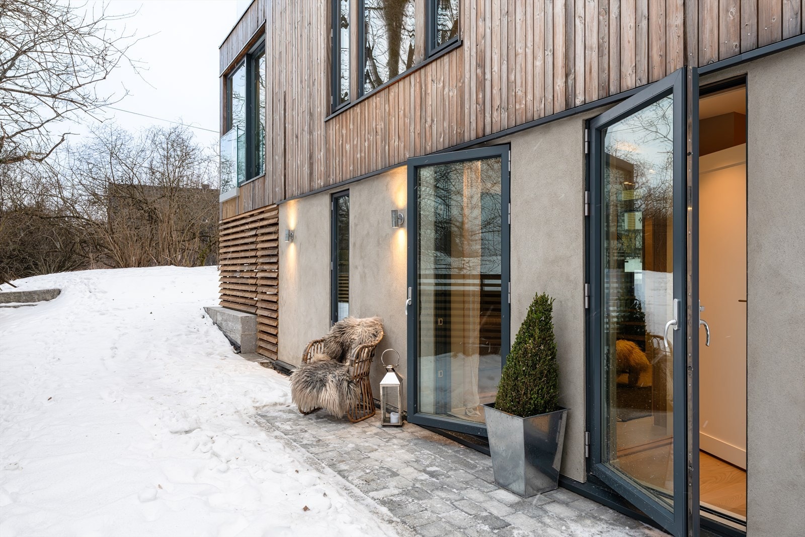 Inngangsparti til hybel - pent vedlikeholdt og innbydende Galleribilde