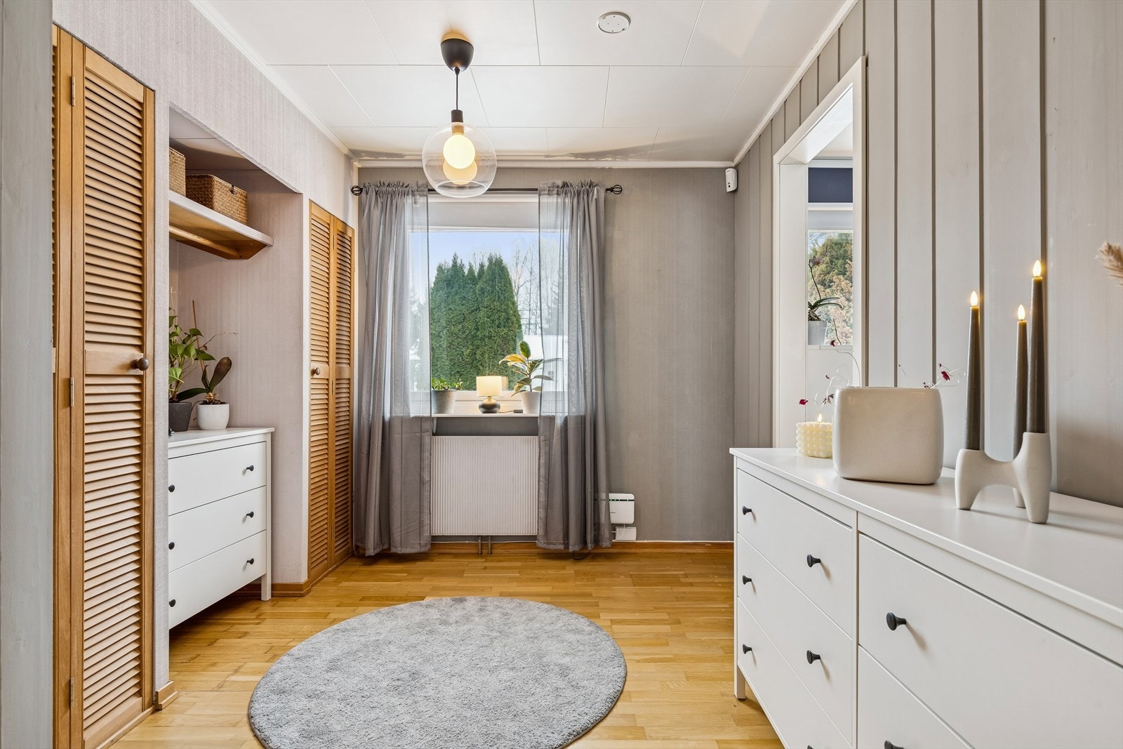 Boligen har flere rom som egner seg godt som barnerom, med Tronbøl barnehage kun 6 minutter unna. Galleribilde