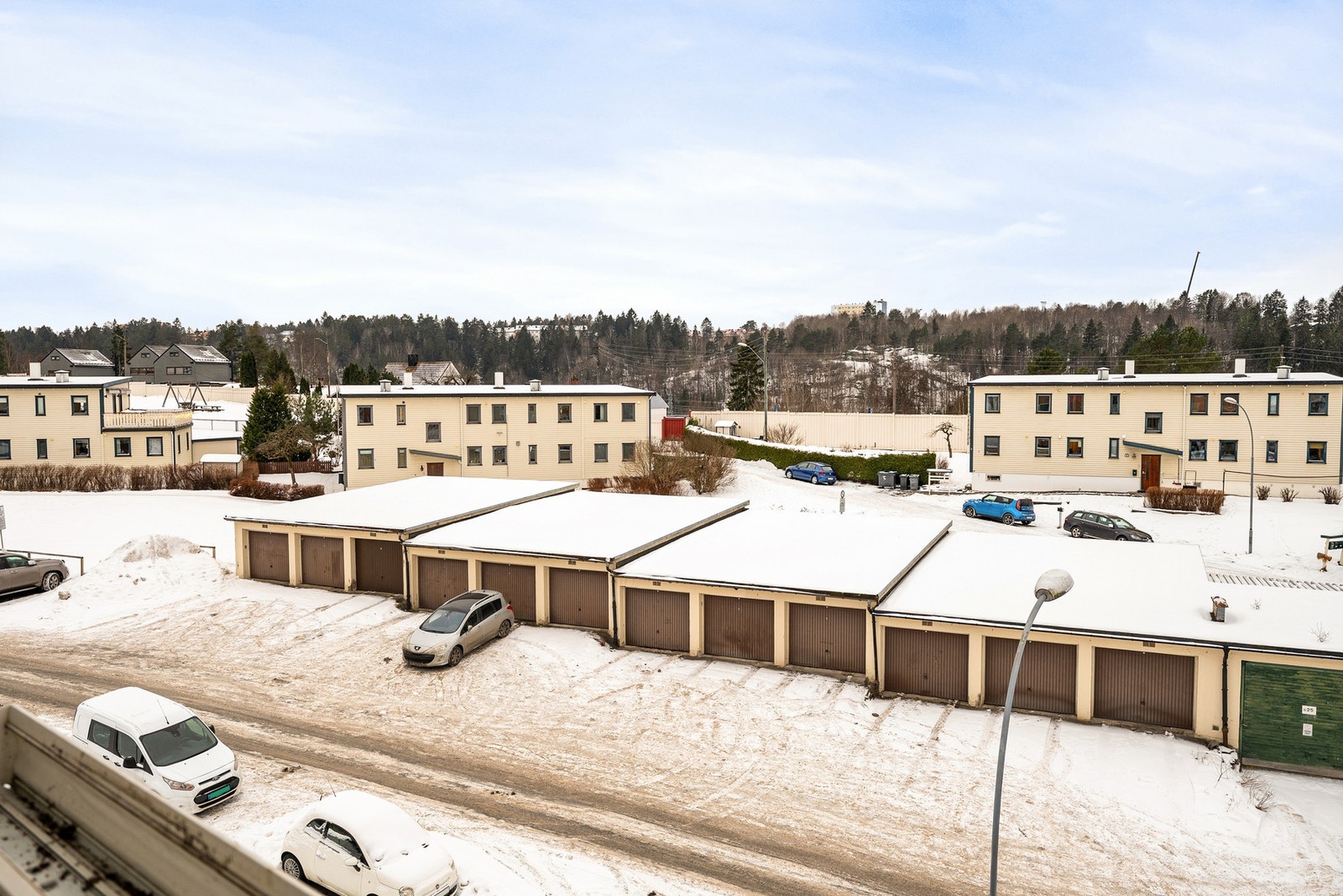 Parkeringsplassene i aksjelaget tildeles etter ansiennitet når ledig kapasitet foreligger. Galleribilde