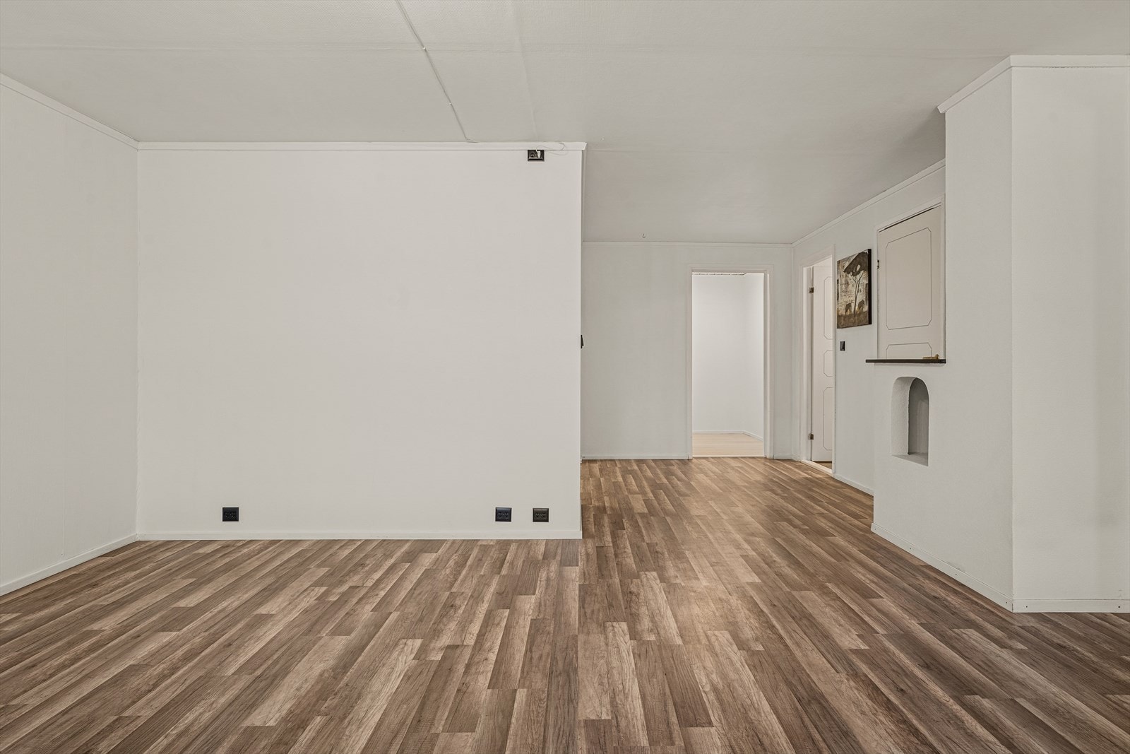 Stue/kjøkken ligger i delvis åpen planløsning. Galleribilde